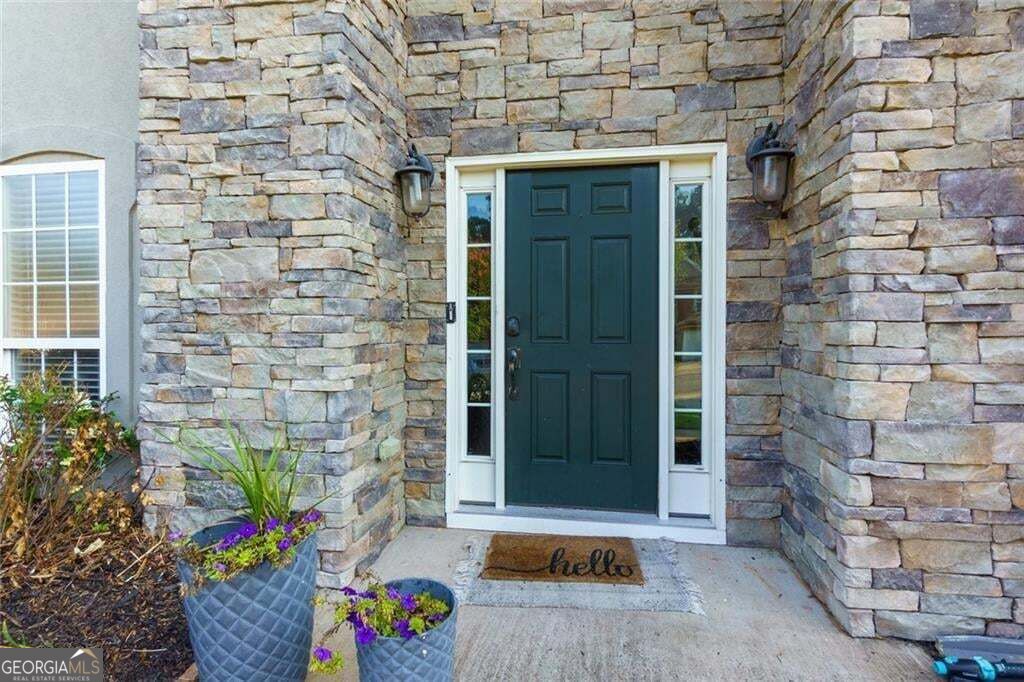 1080 Olde Roswell Grove Property Photo 2