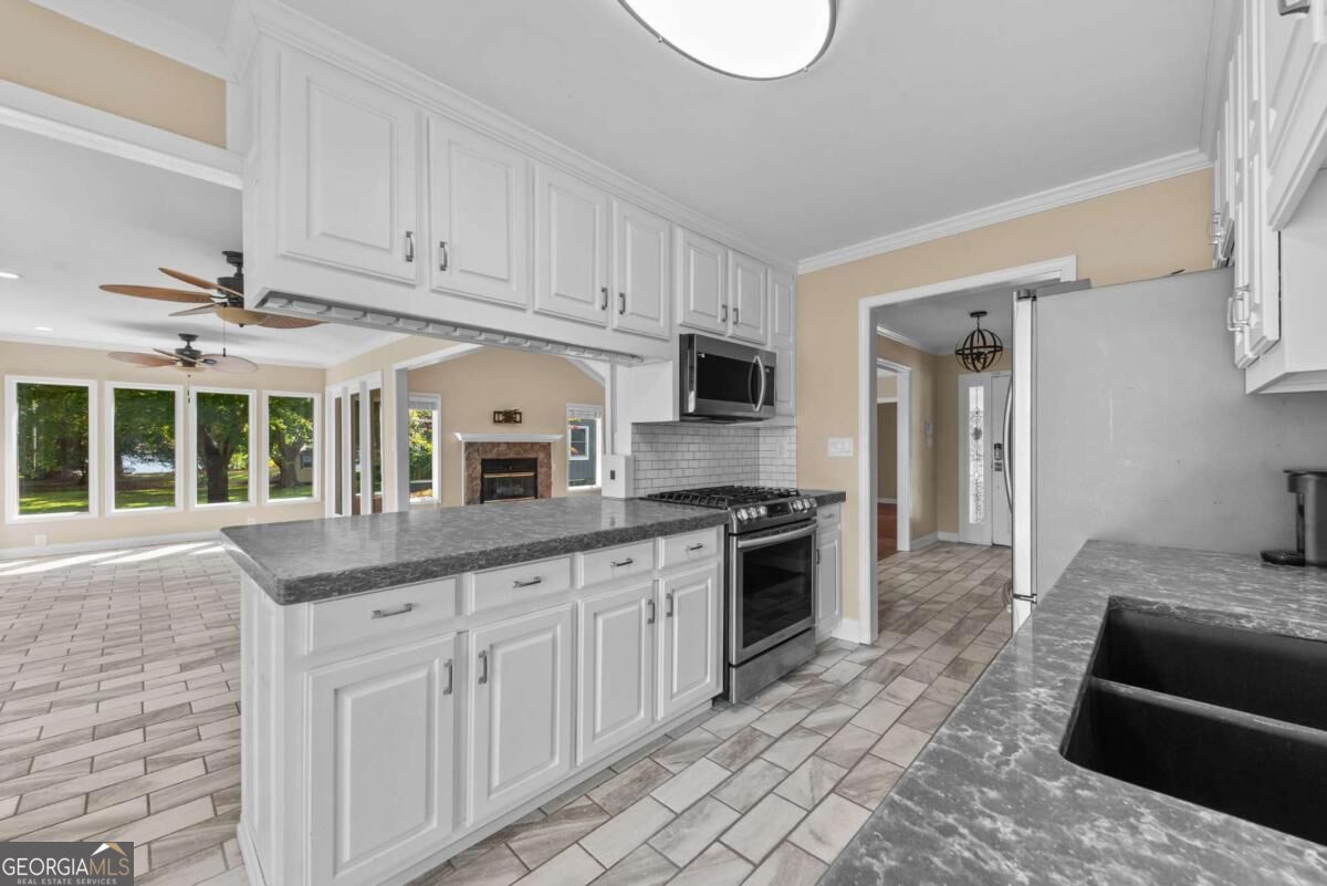 121 Cherry Point Property Photo 17