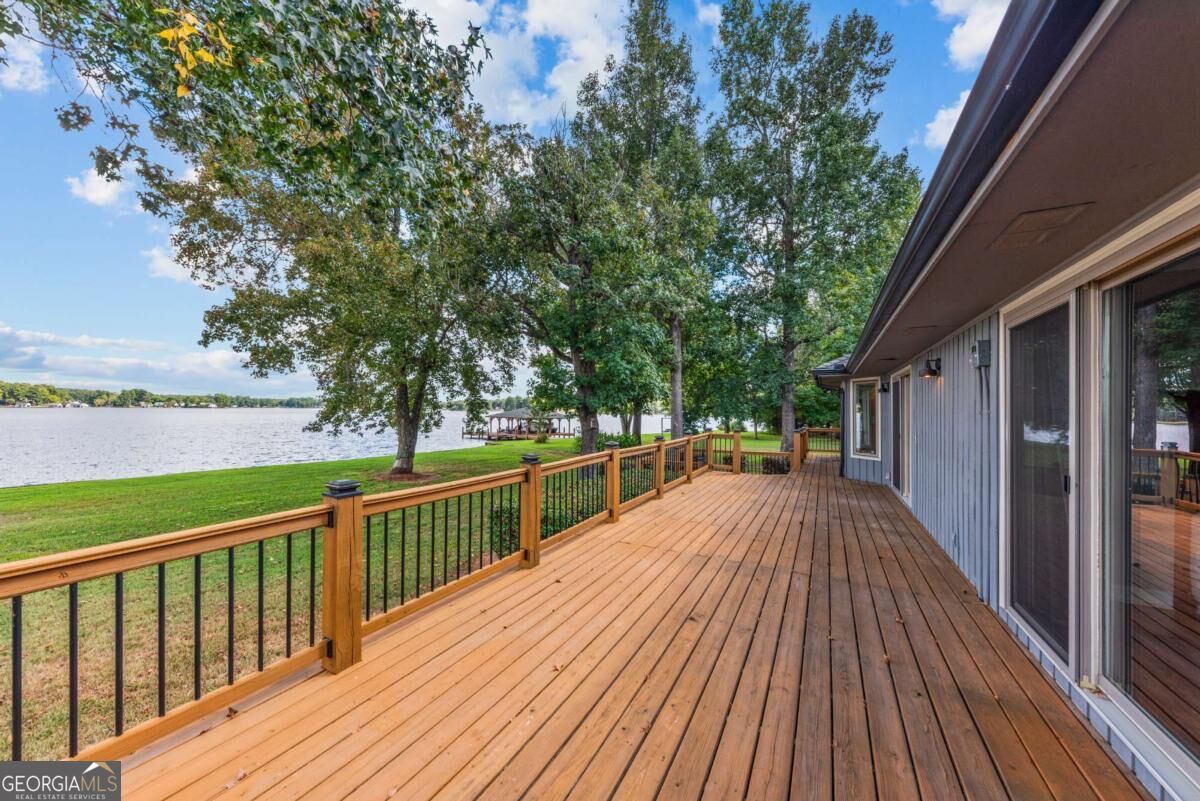 121 Cherry Point Property Photo 49
