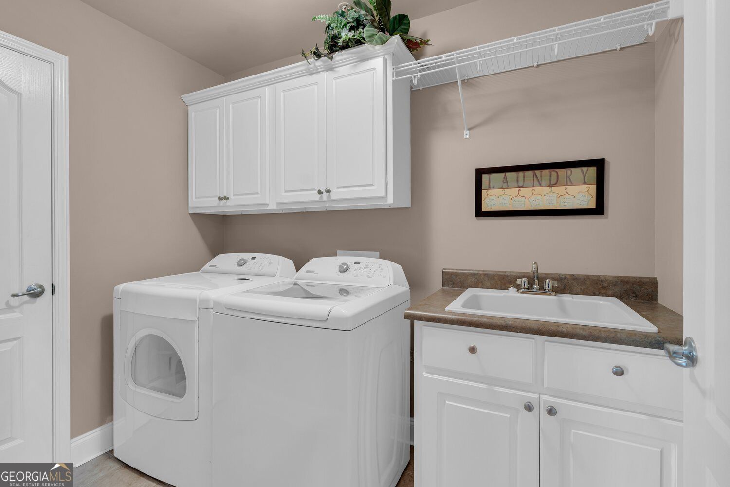 10168 Malcolm Drive Property Photo 15