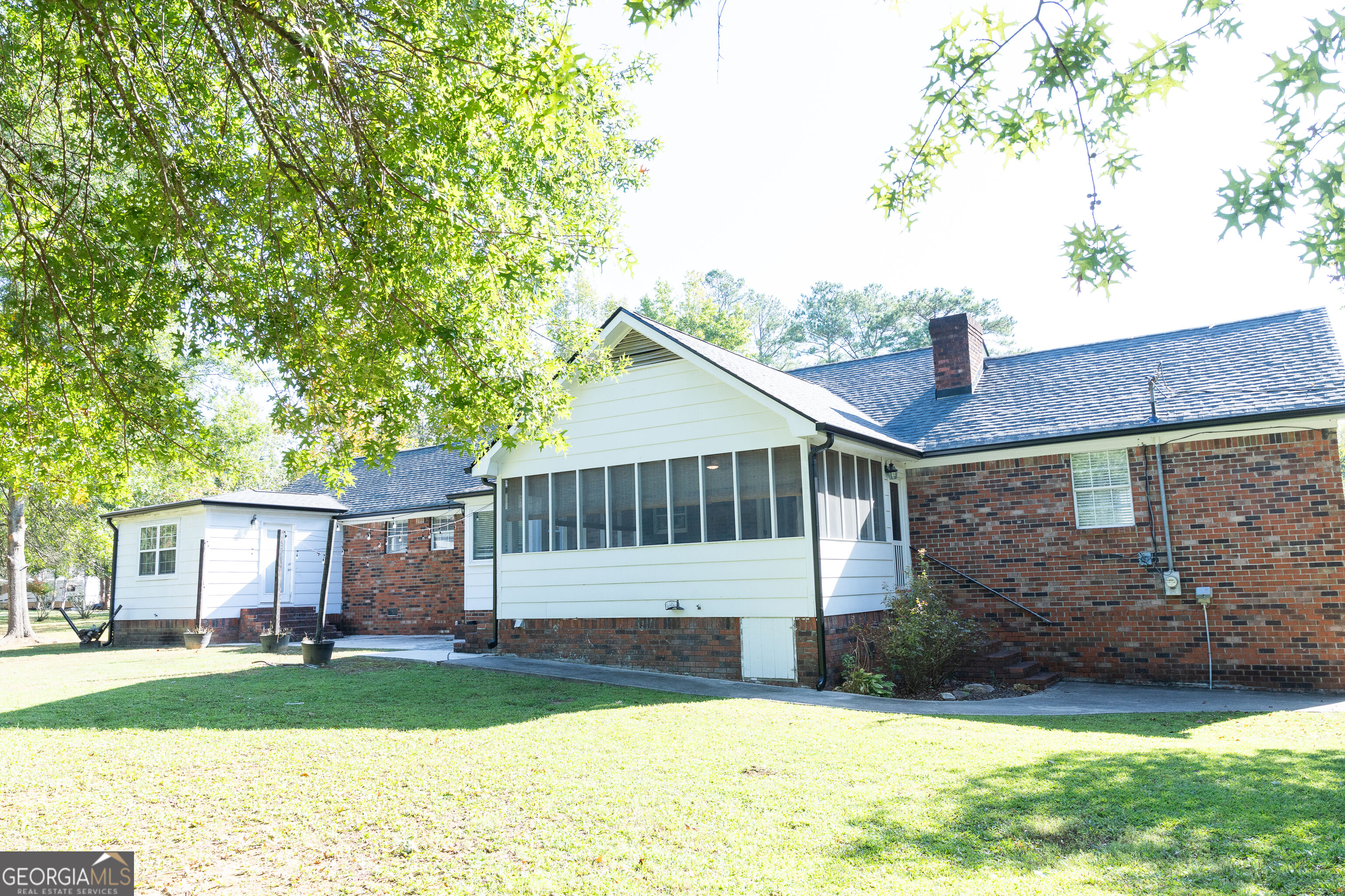 245 Forrestway Drive Property Photo 8