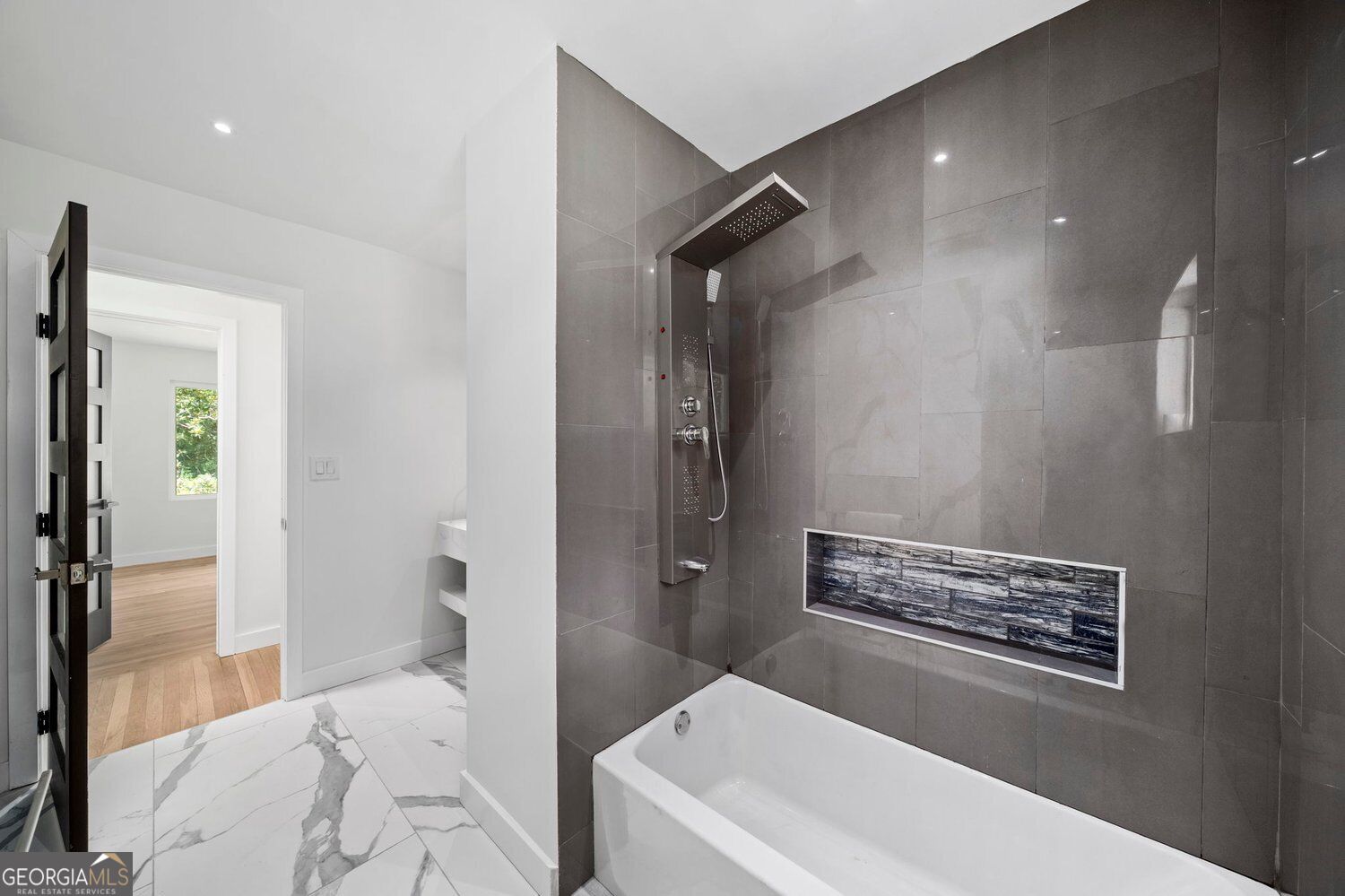 154 Cromwell Road Ne Property Photo 28