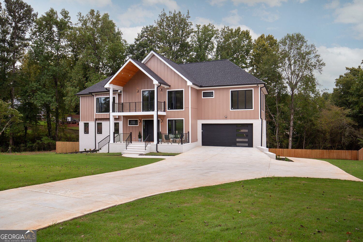 3951 Trickum Road Ne Property Photo 1