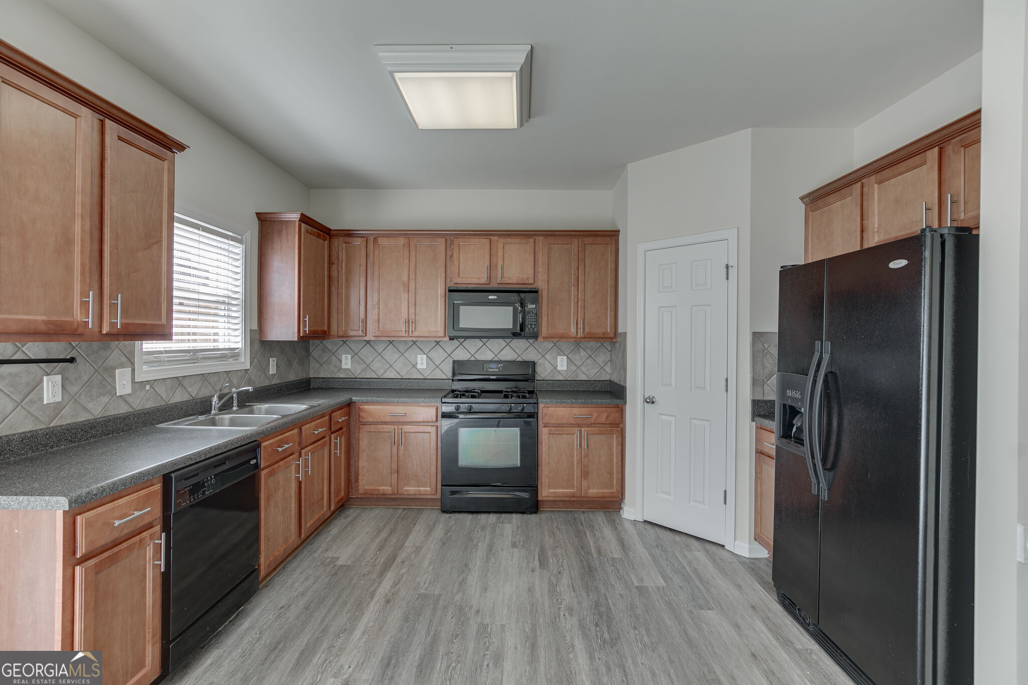 352 Beynon Terrace Property Photo 15