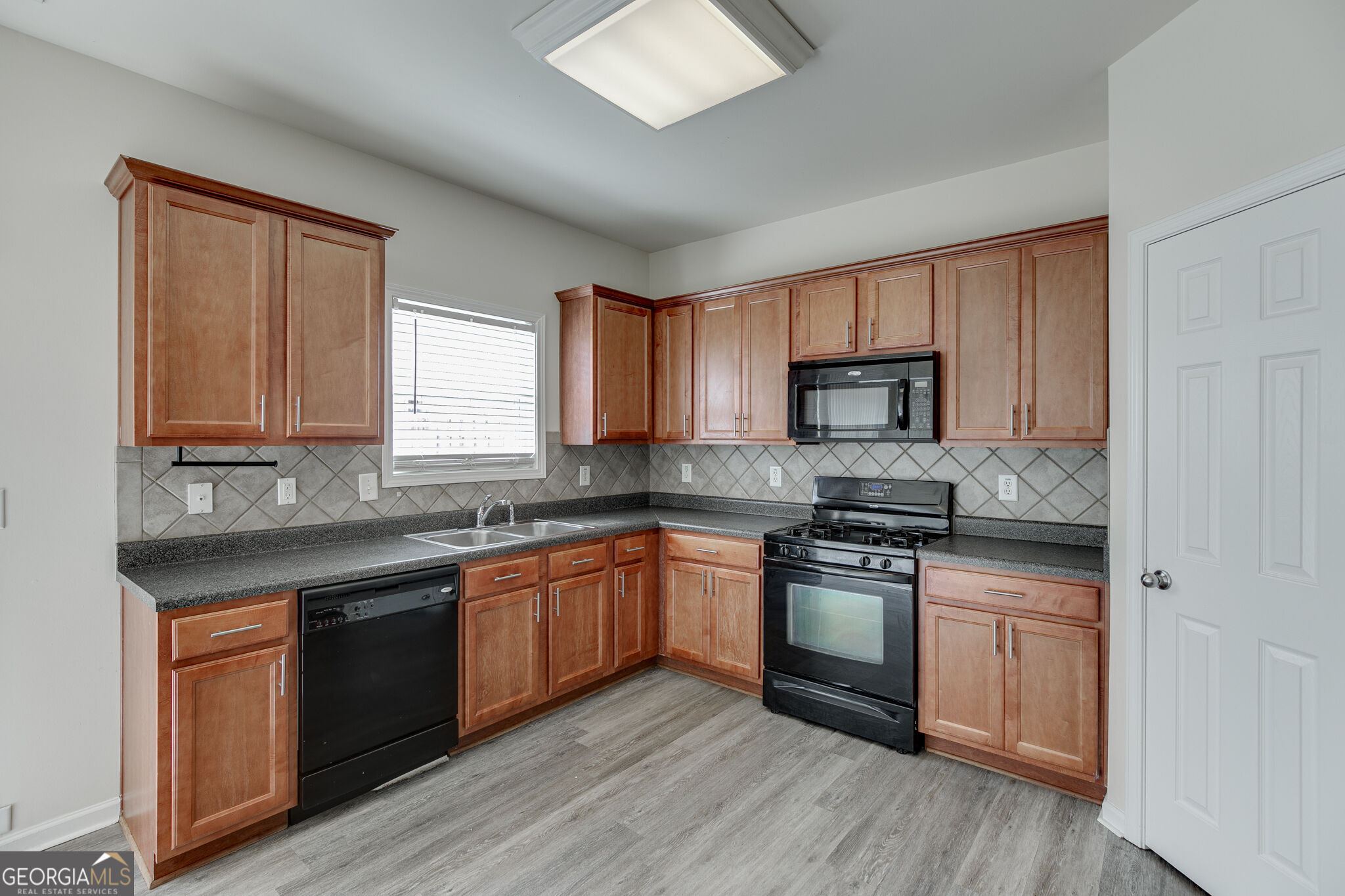 352 Beynon Terrace Property Photo 16