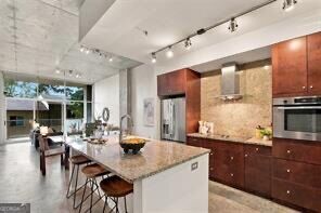130 Arizona Avenue NE # 105 Property Photo 1