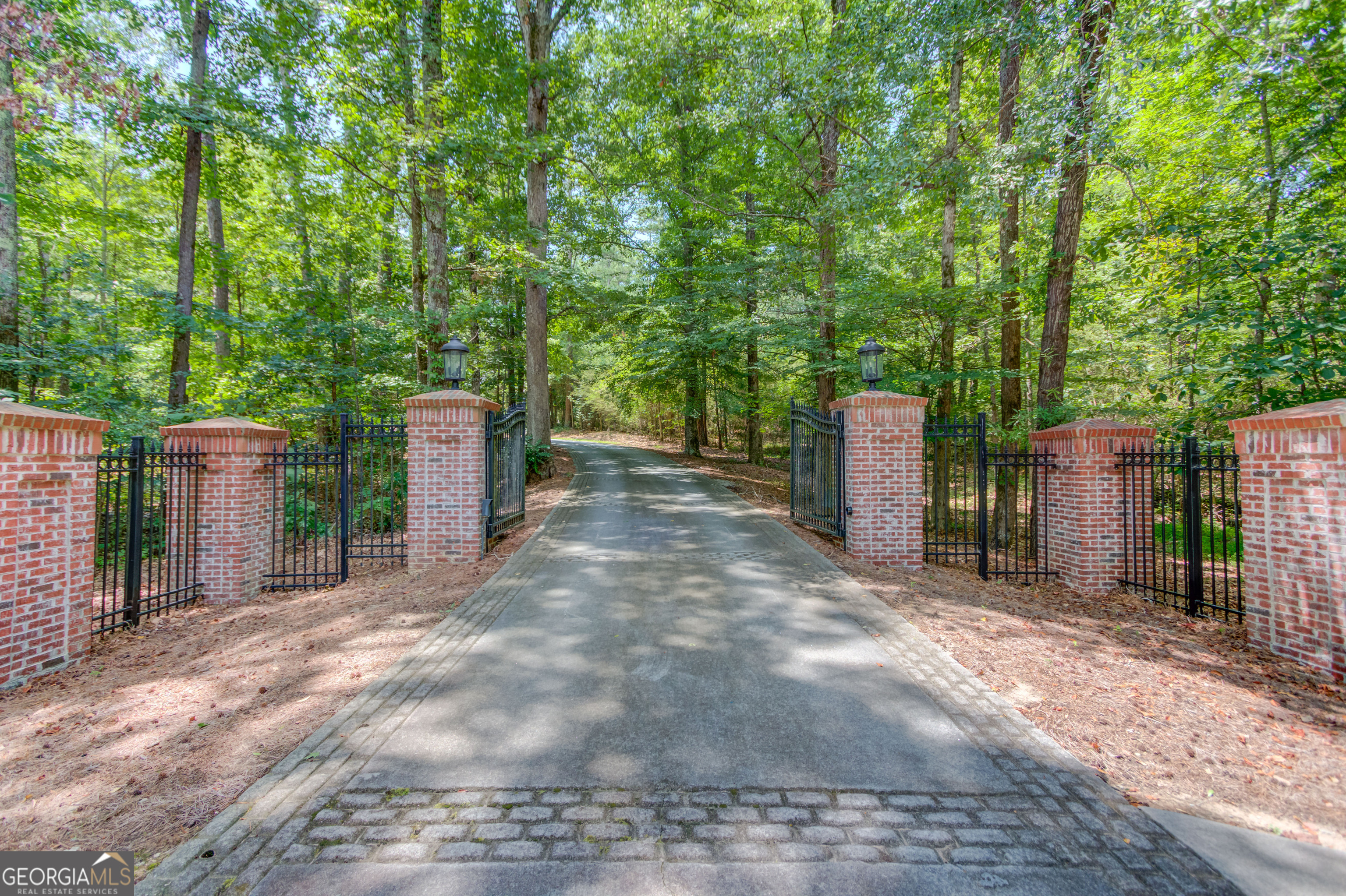 1345 Chandler Road Property Photo 3