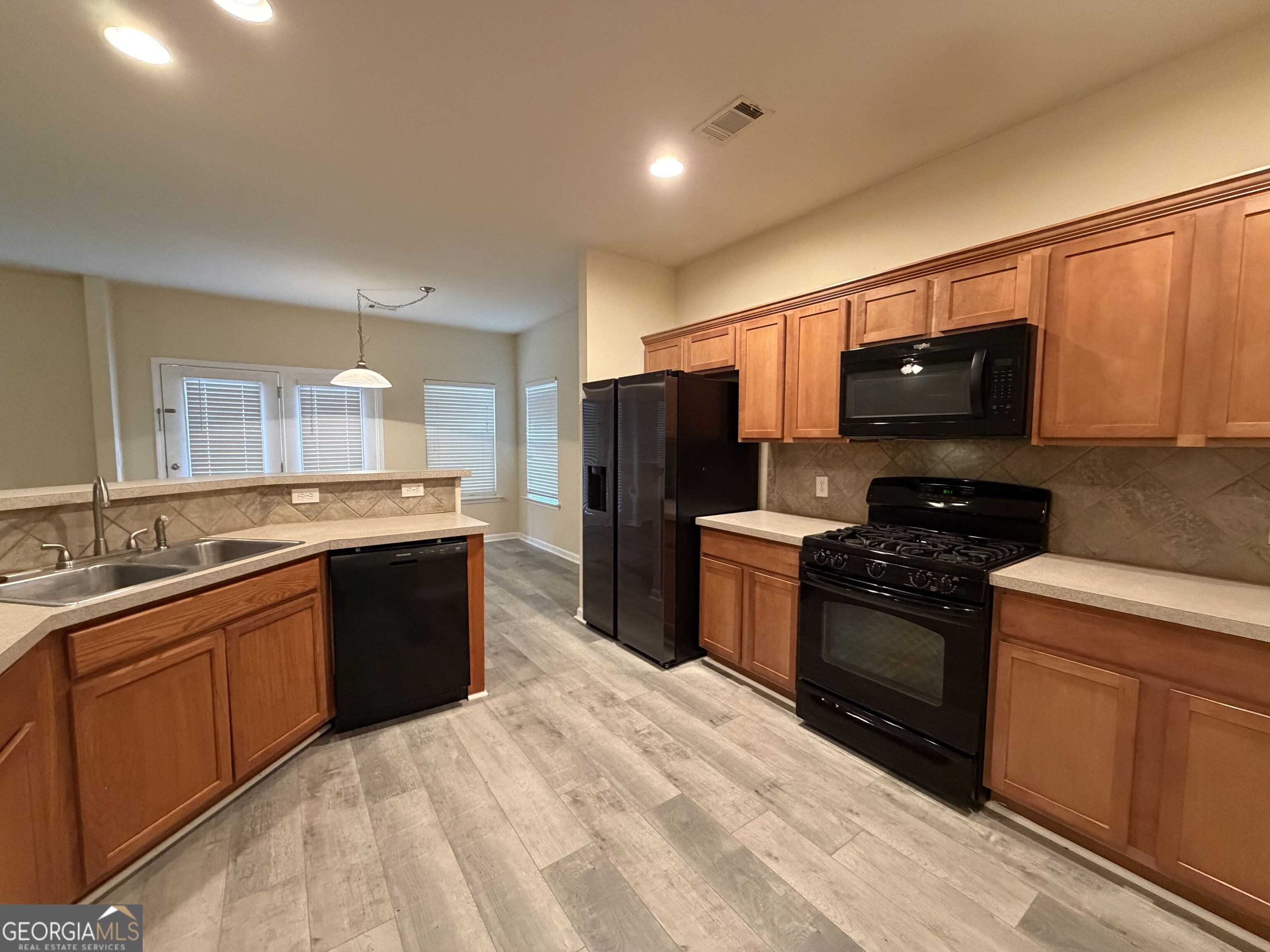220 Brookhaven Court Property Photo 6