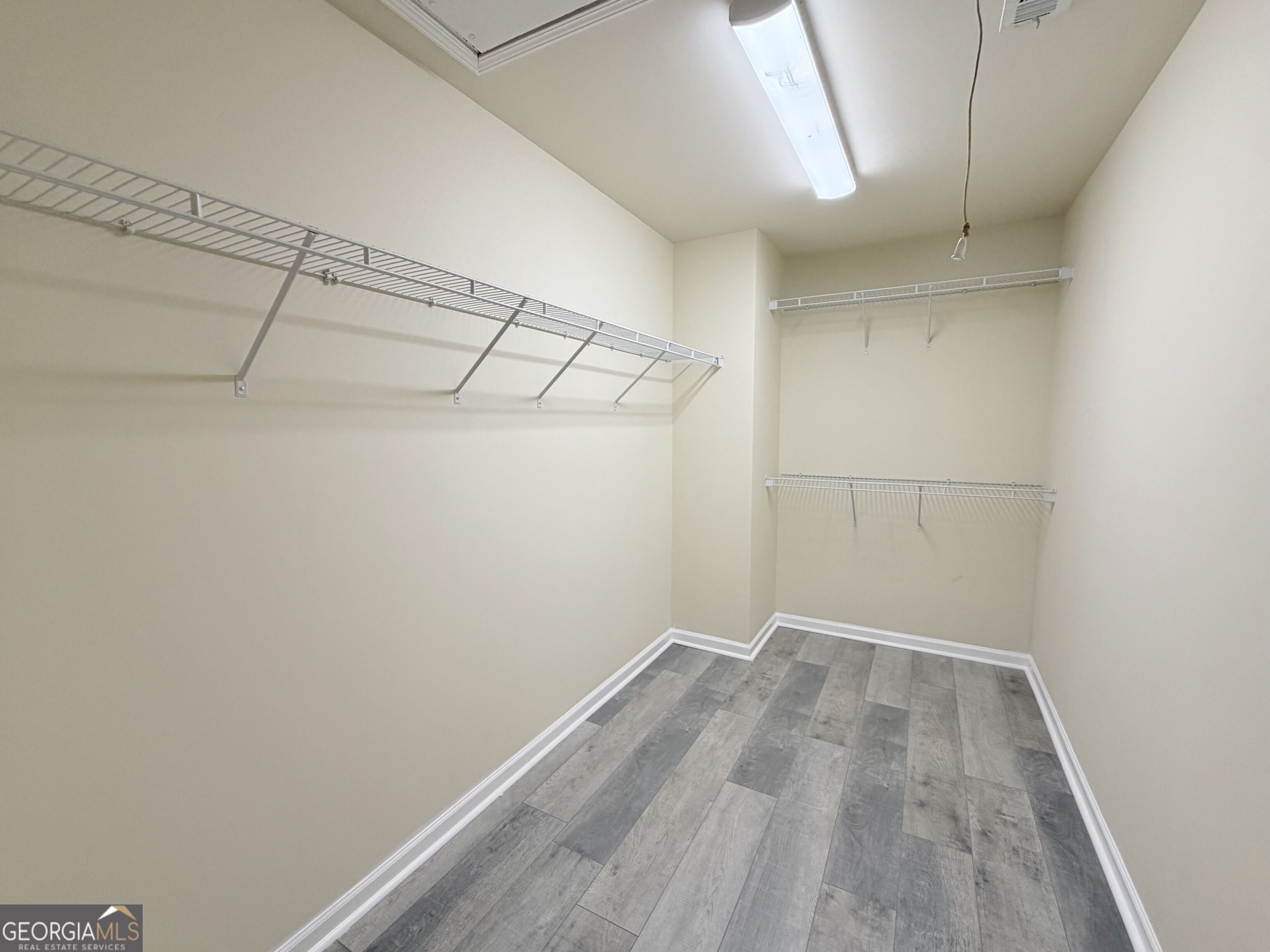 220 Brookhaven Court Property Photo 10
