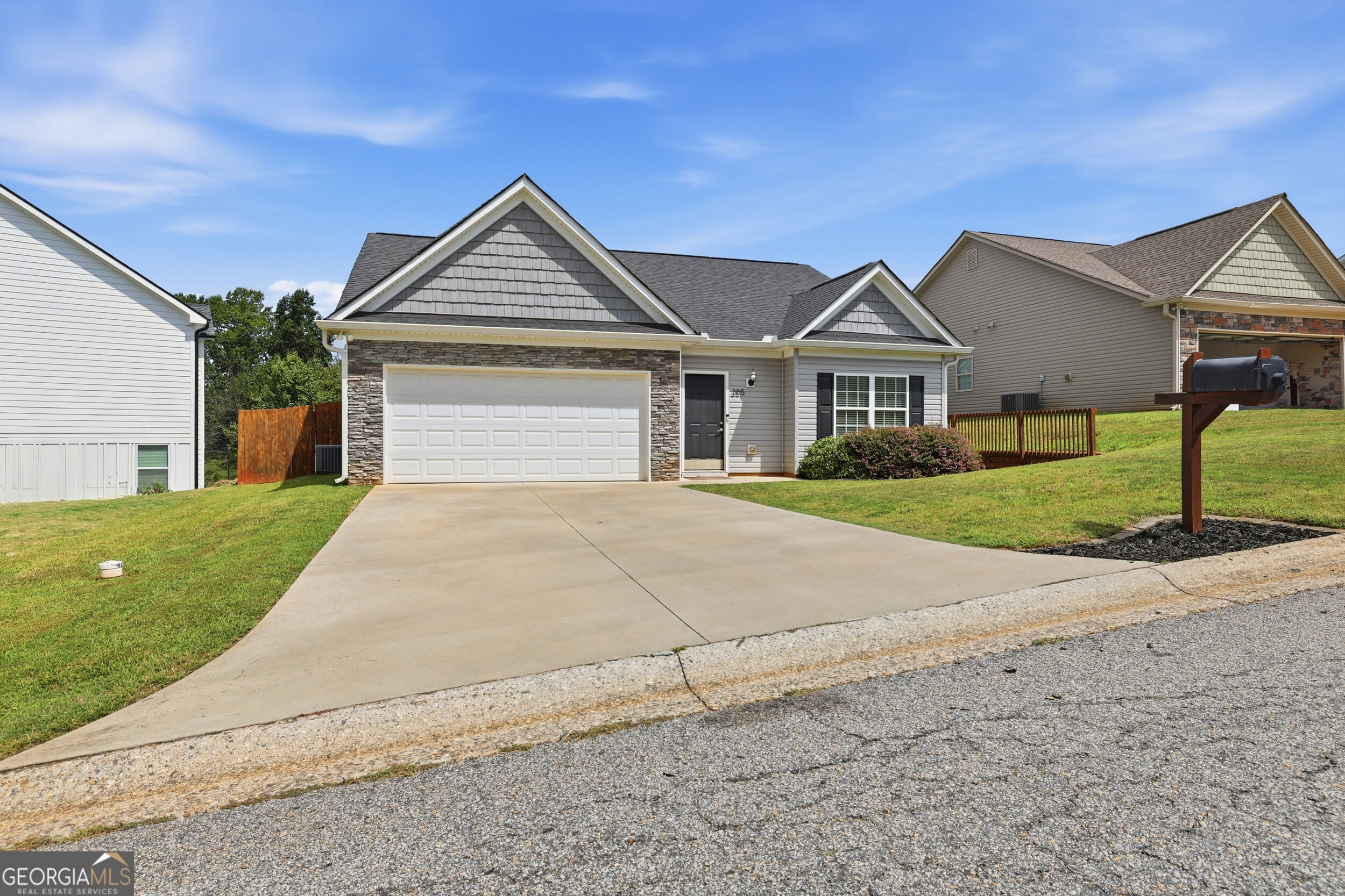 385 Highland Pointe Drive Property Photo 7