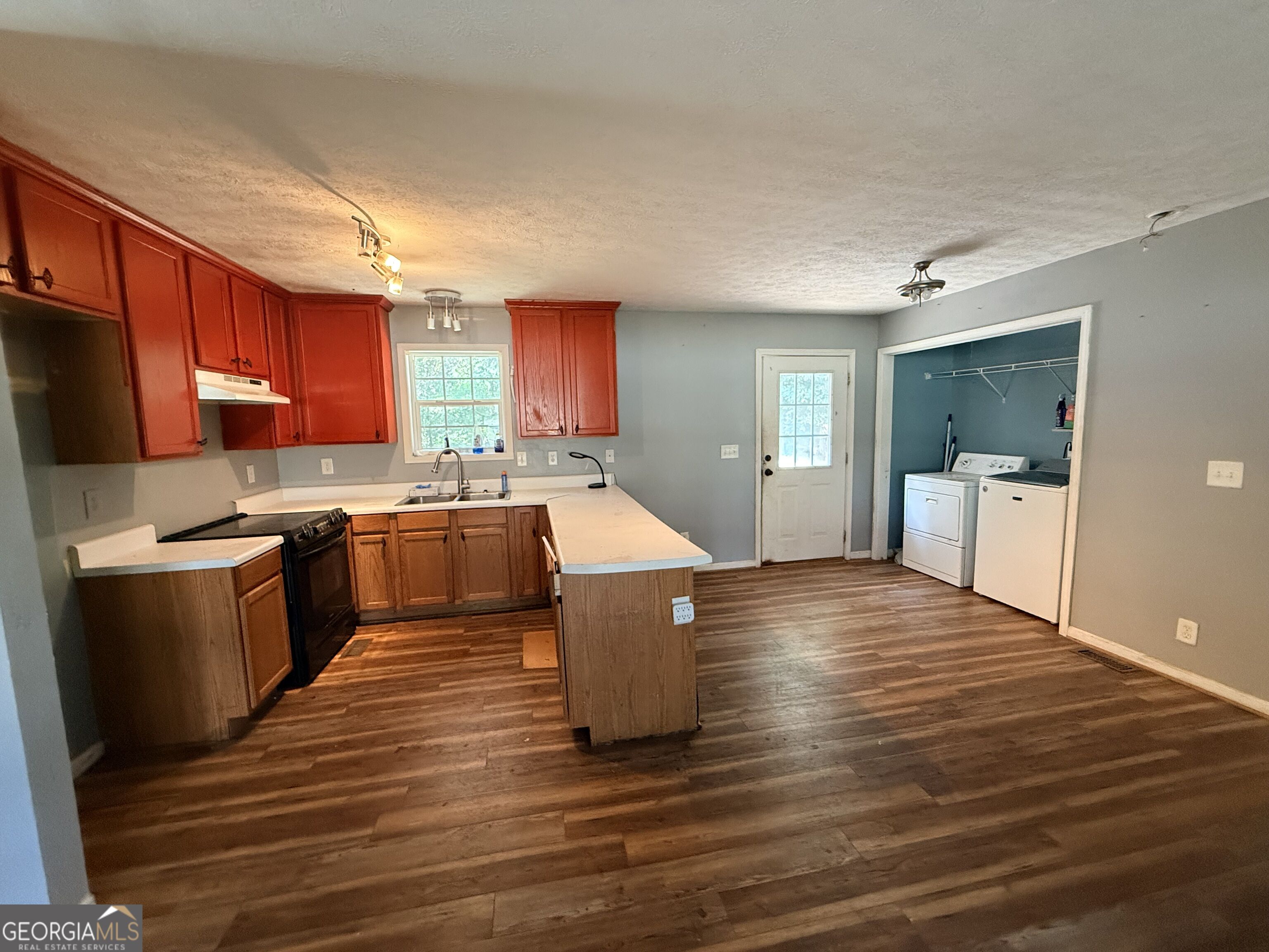 3249 Commerce Road Property Photo 5
