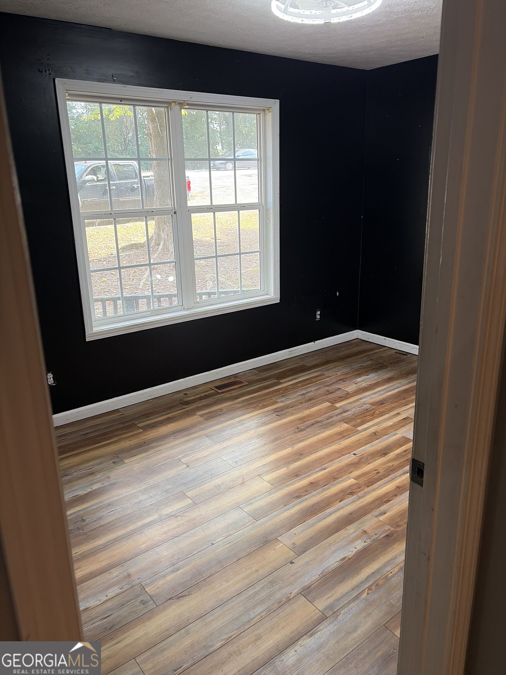 3249 Commerce Road Property Photo 10