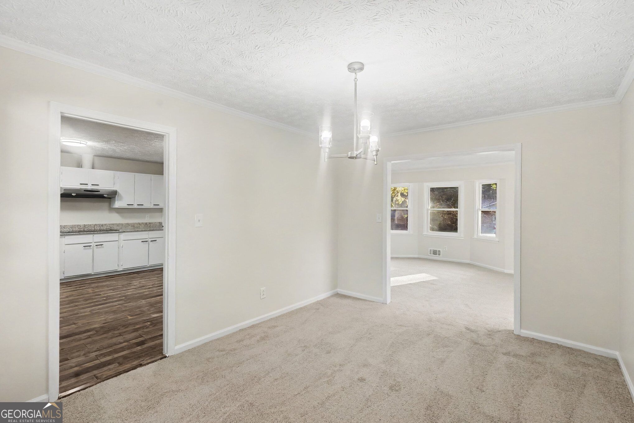 8121 Woodcliff Trail Property Photo 8