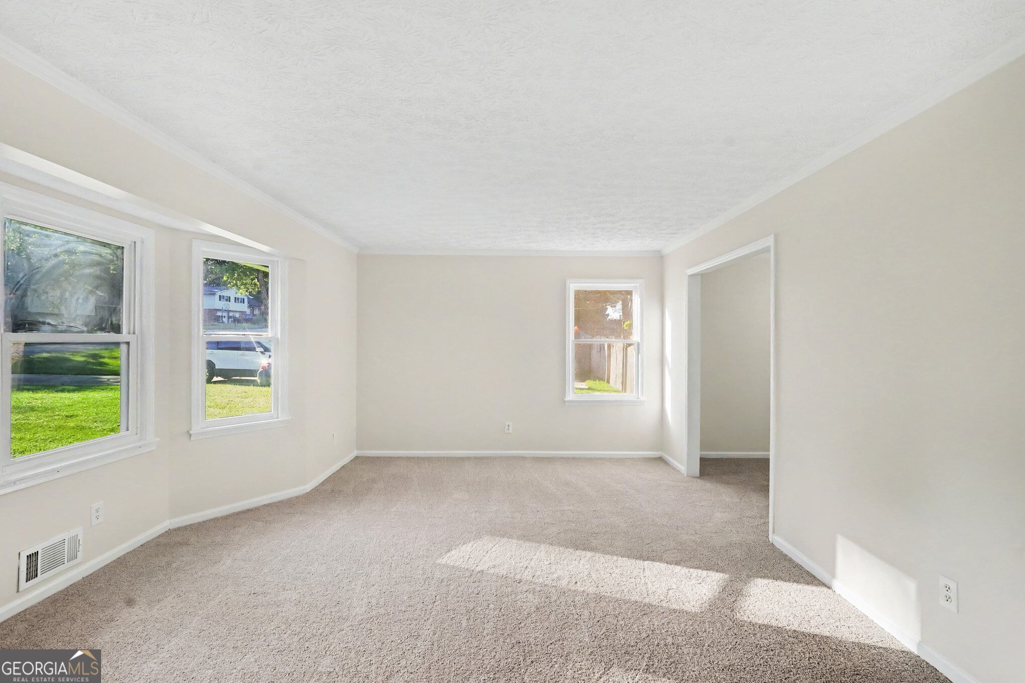 8121 Woodcliff Trail Property Photo 12