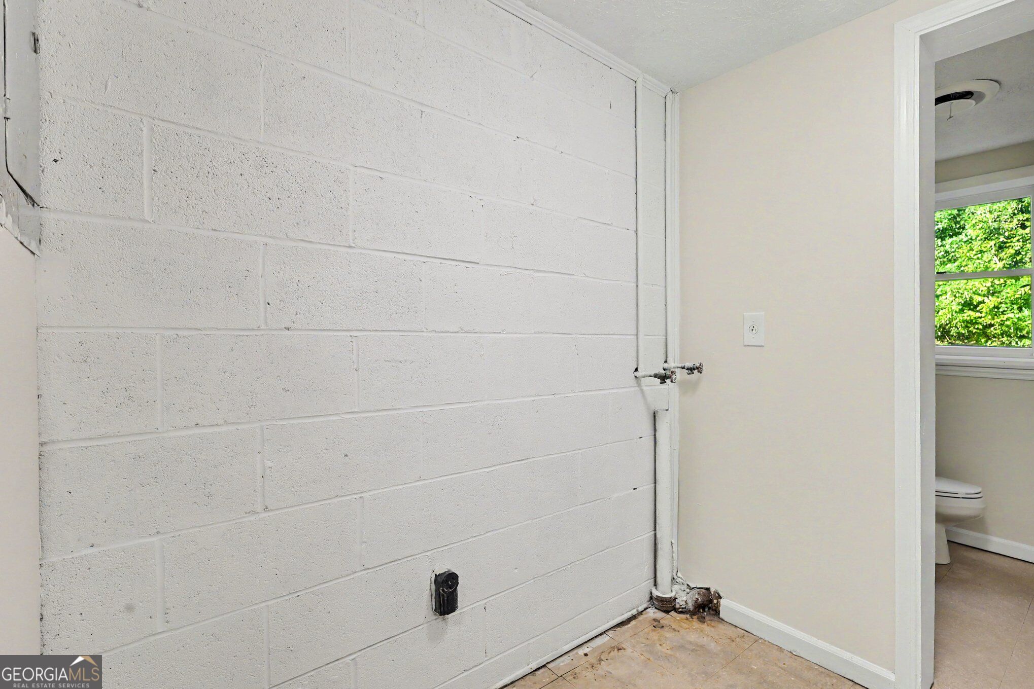 8121 Woodcliff Trail Property Photo 17