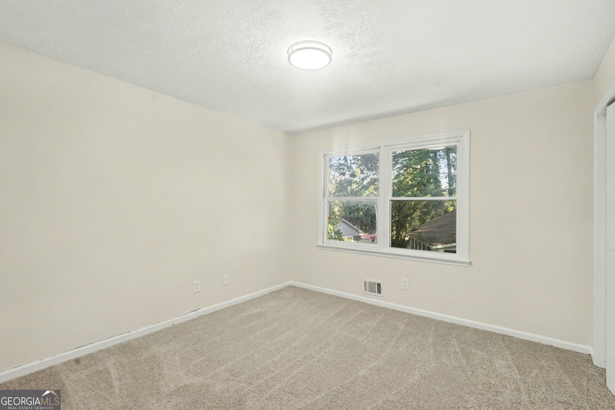 8121 Woodcliff Trail Property Photo 24