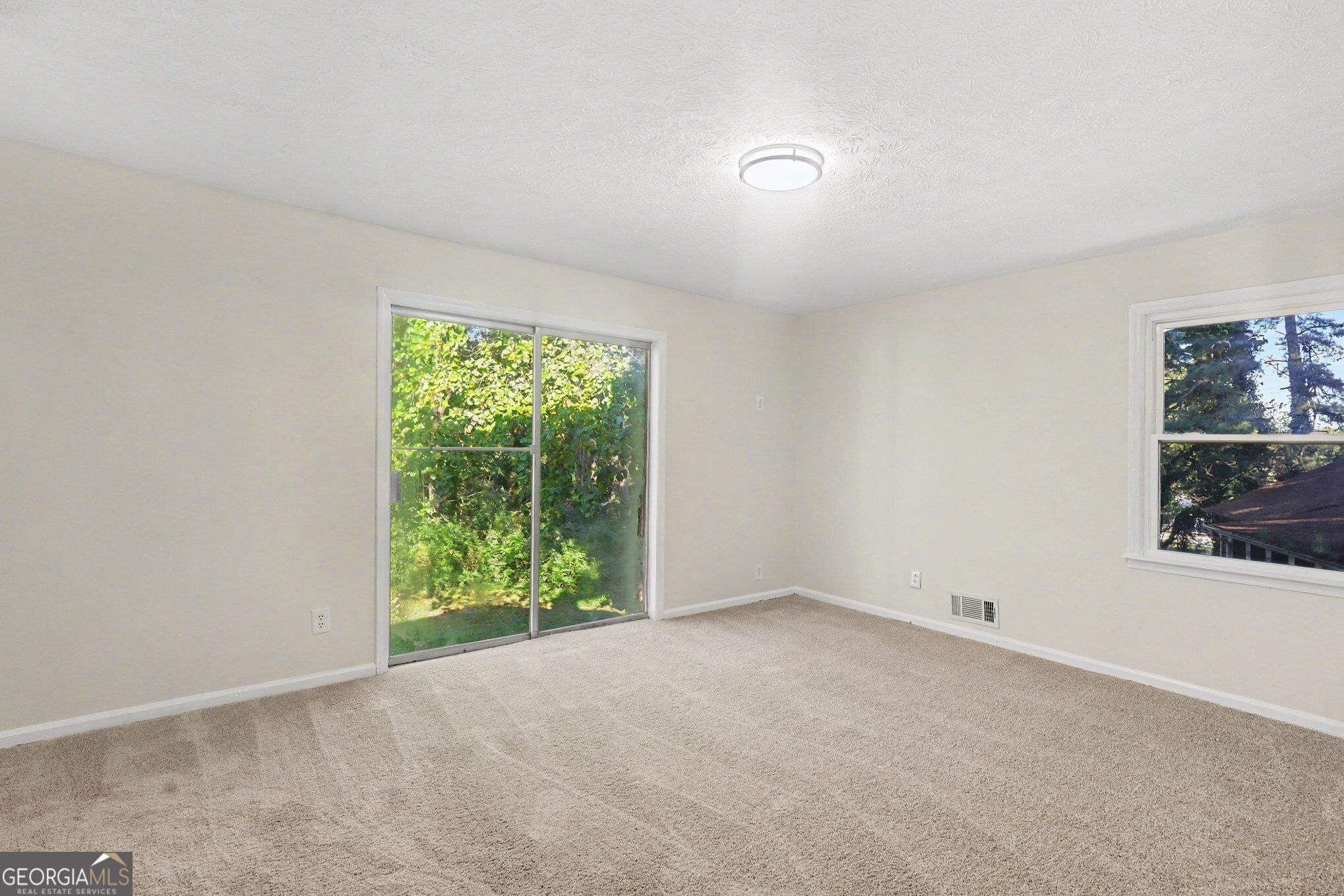 8121 Woodcliff Trail Property Photo 28