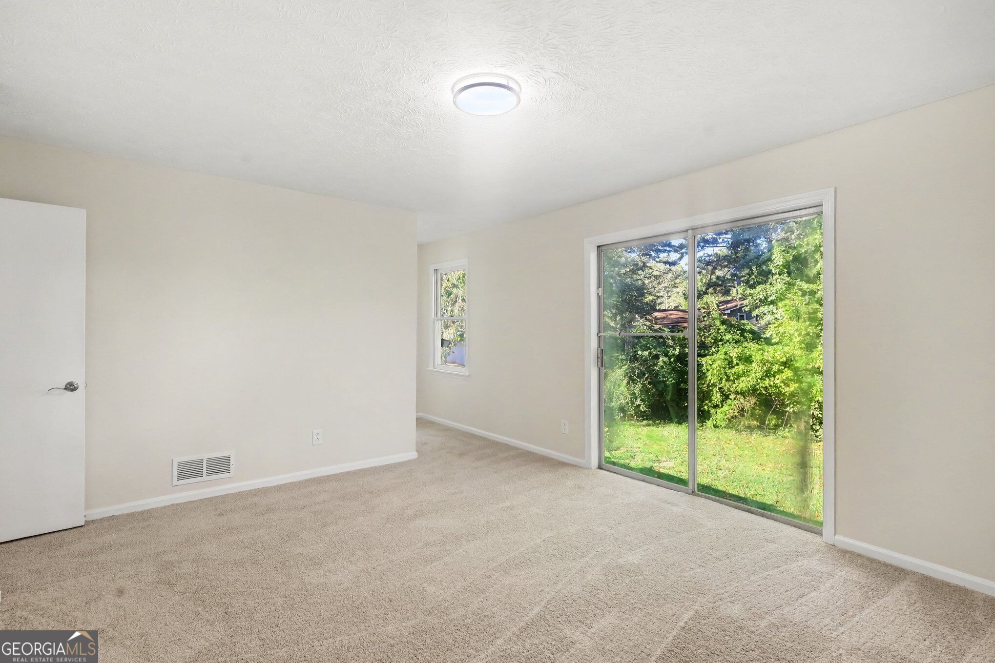 8121 Woodcliff Trail Property Photo 29