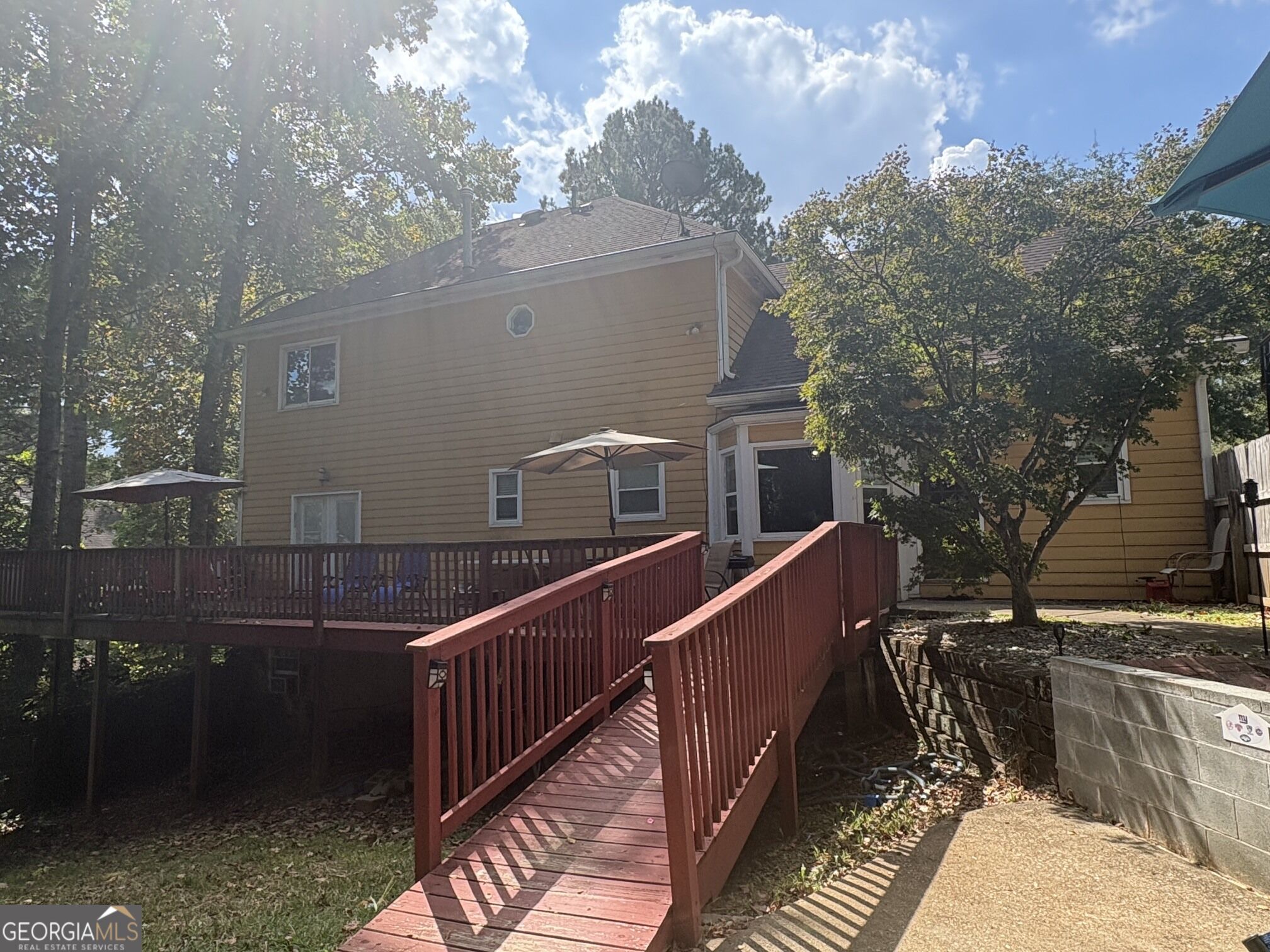 1068 Leslie Place Property Photo 4