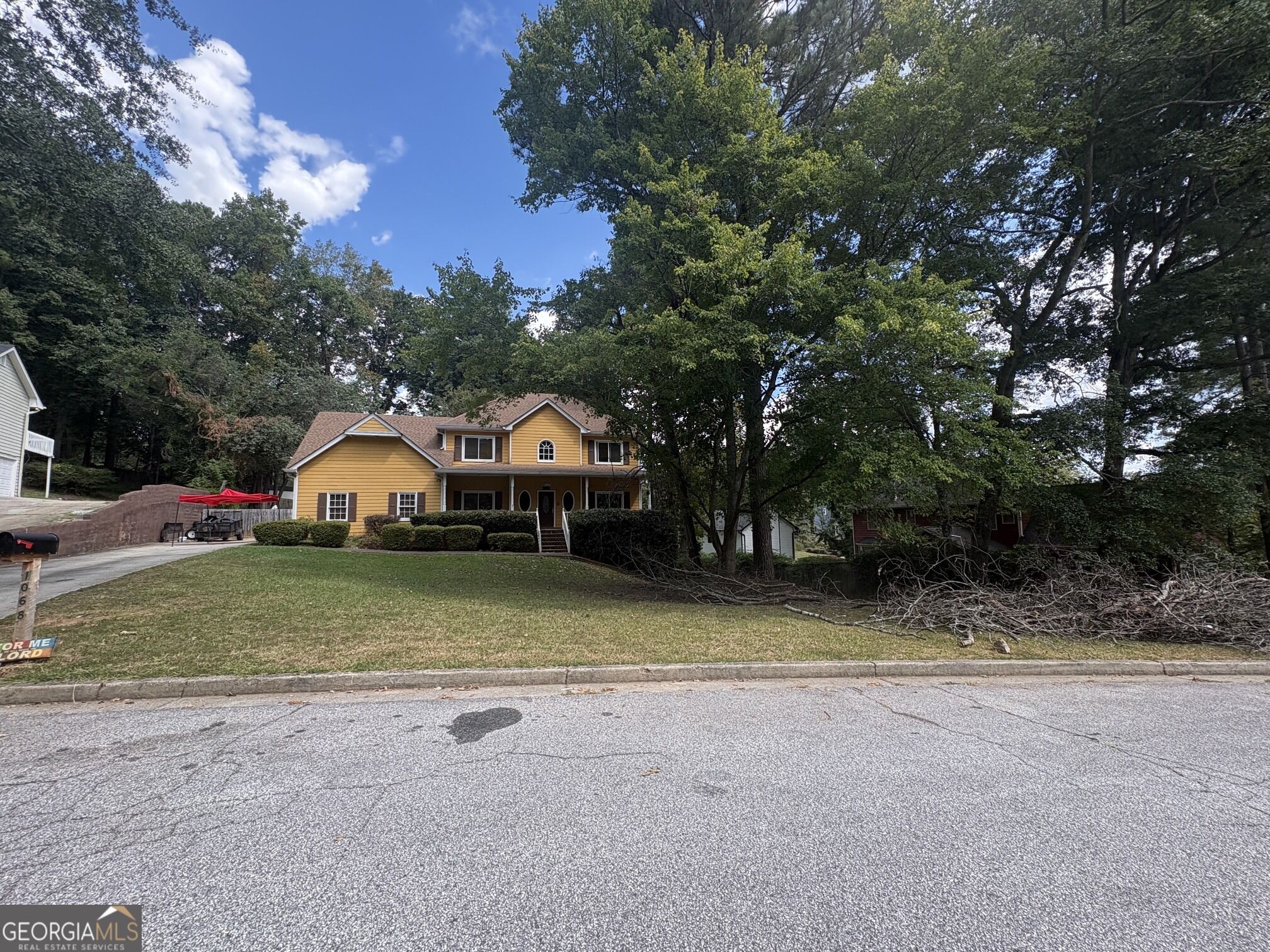 1068 Leslie Place Property Photo 6