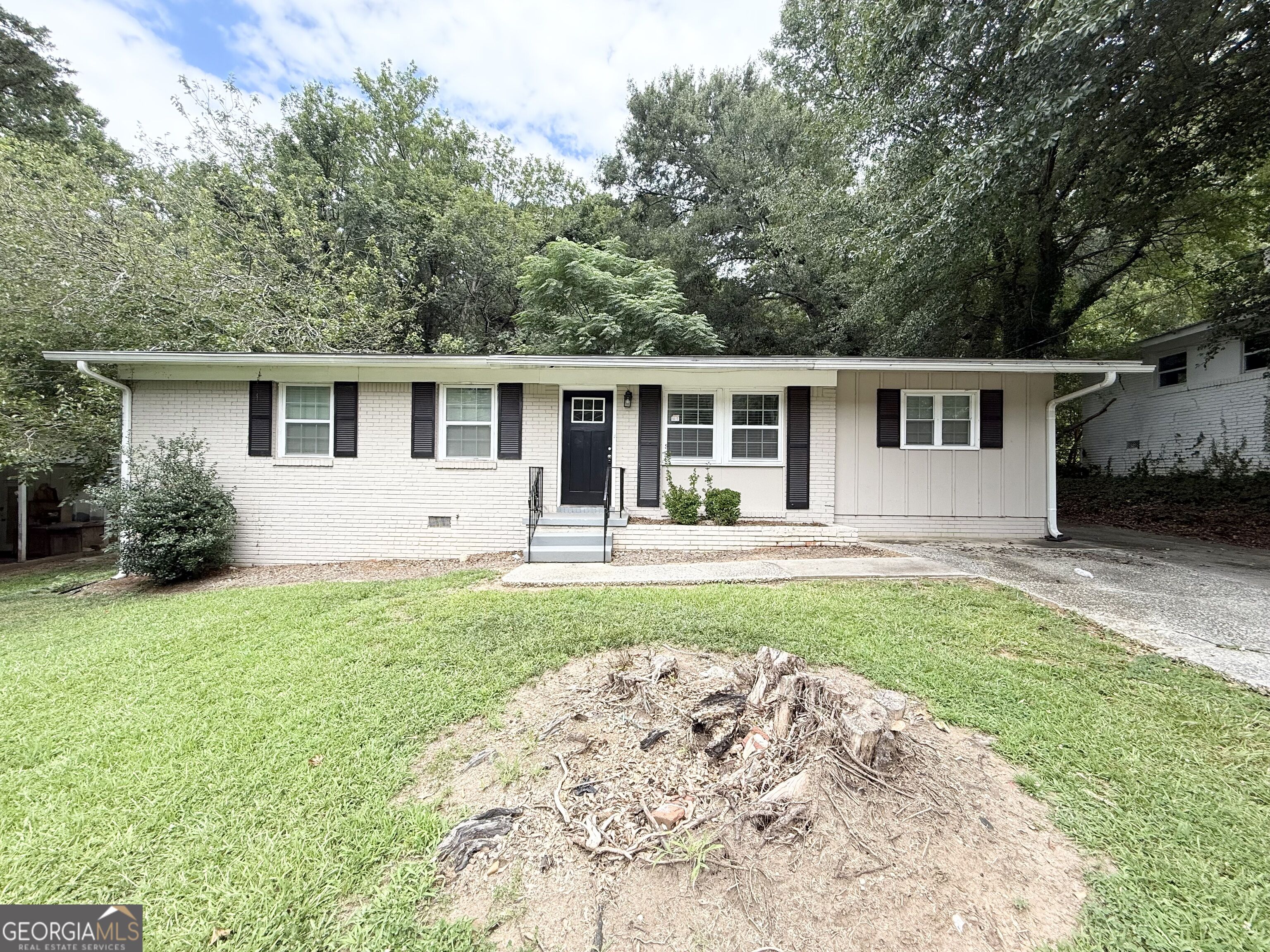 310 Oak Drive Se Property Photo 2