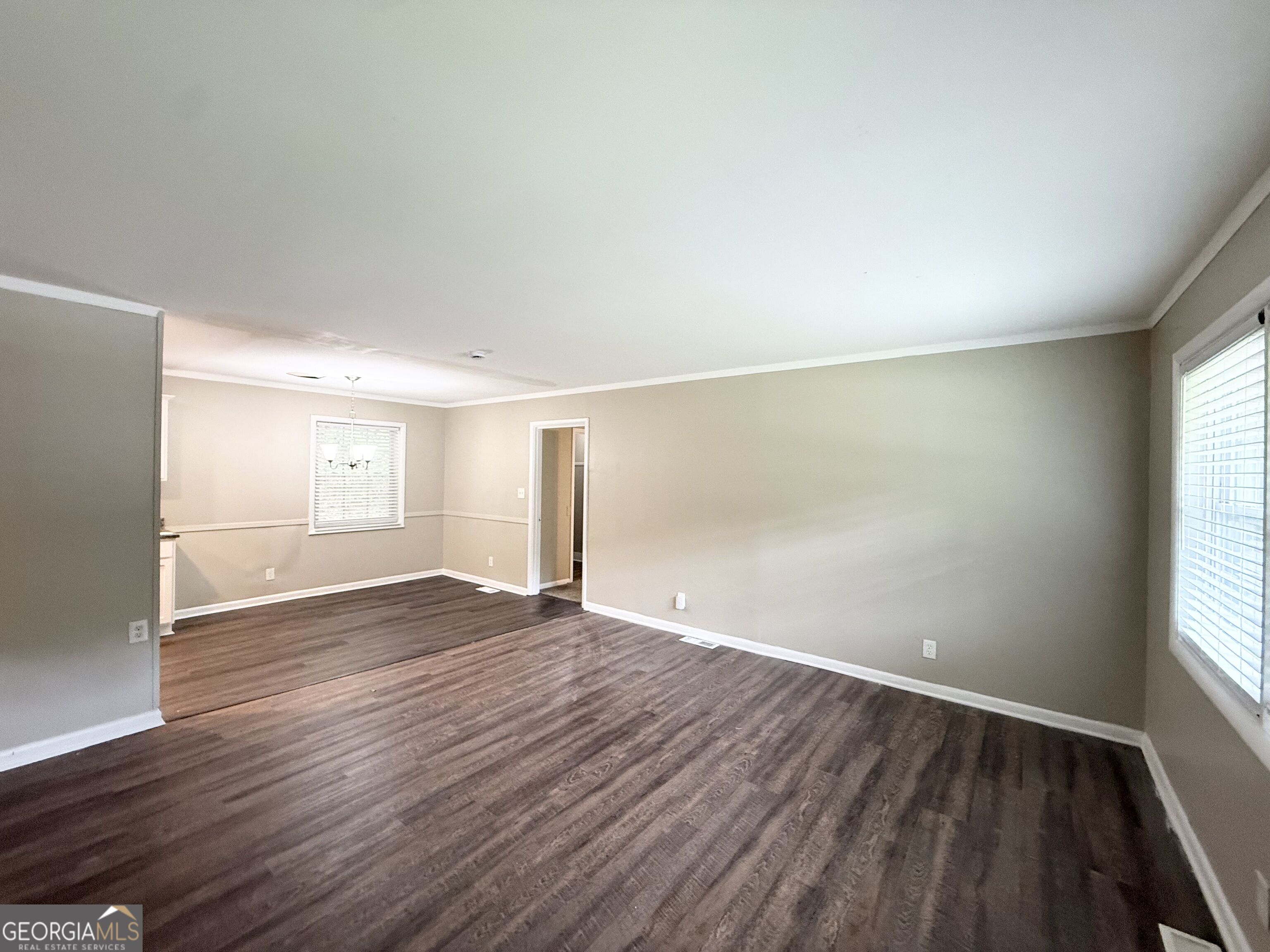 310 Oak Drive Se Property Photo 3