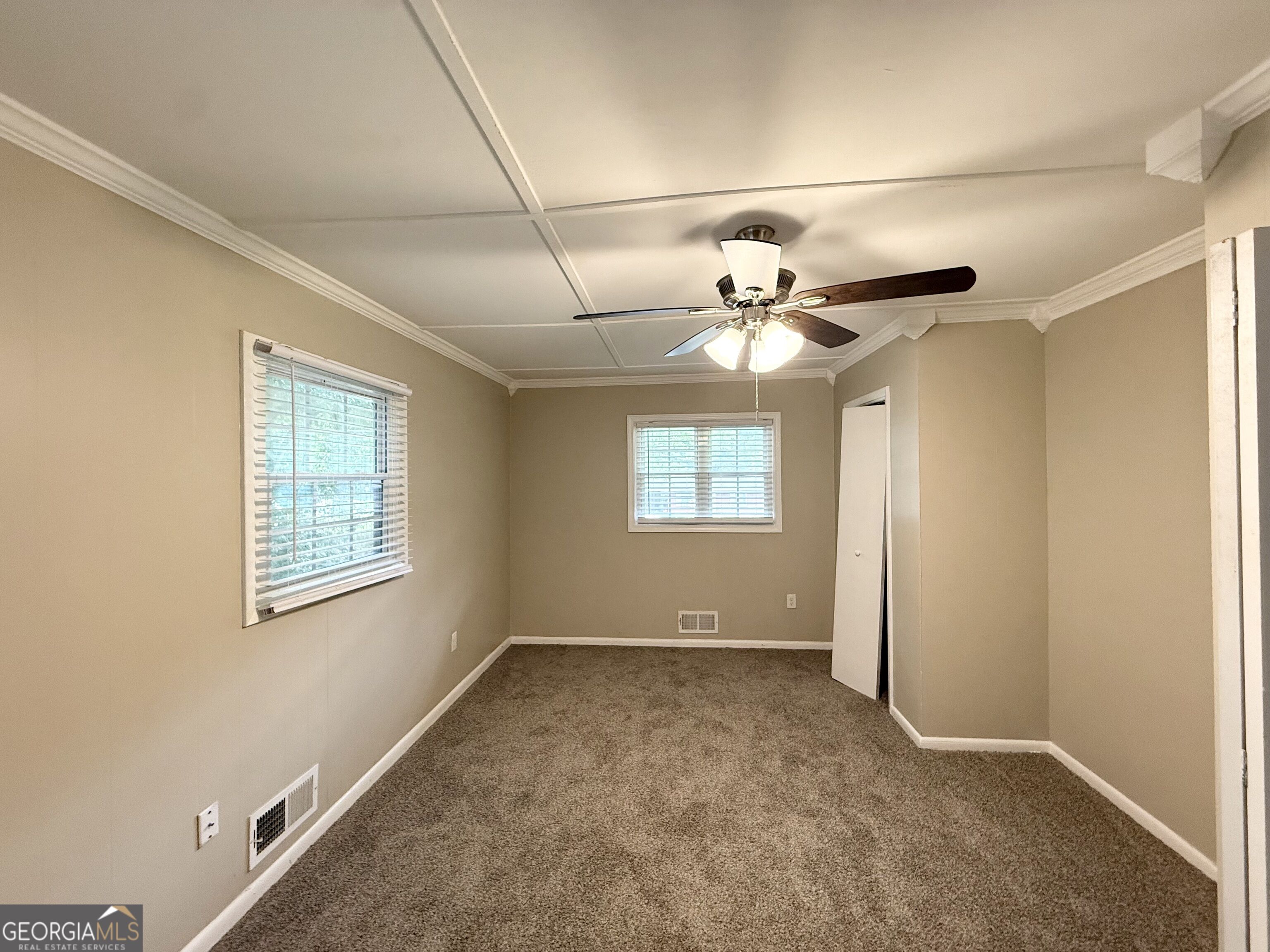 310 Oak Drive Se Property Photo 6