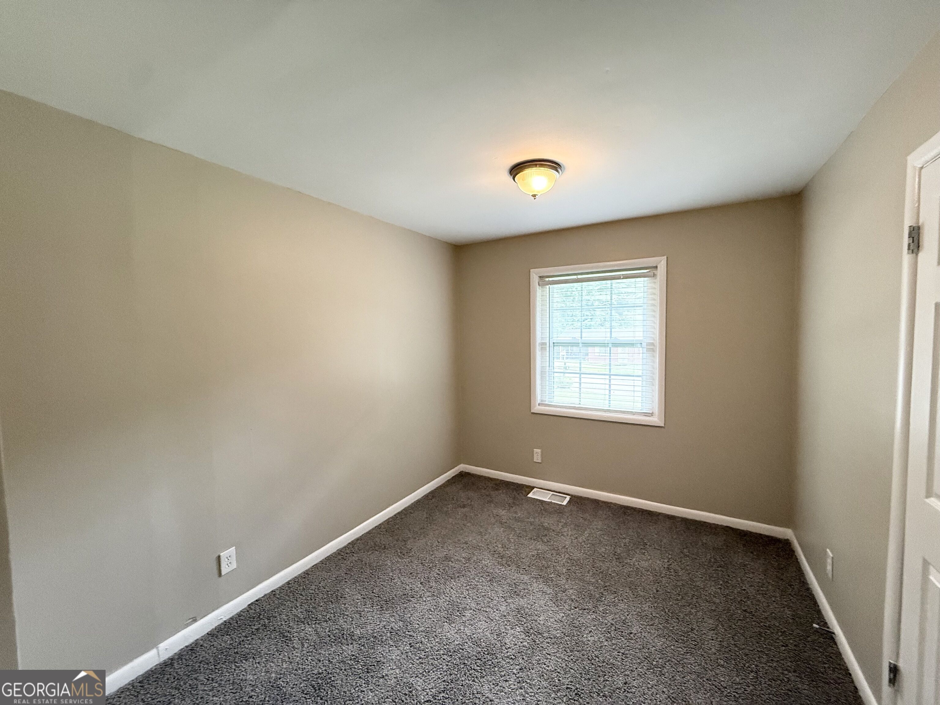 310 Oak Drive Se Property Photo 7