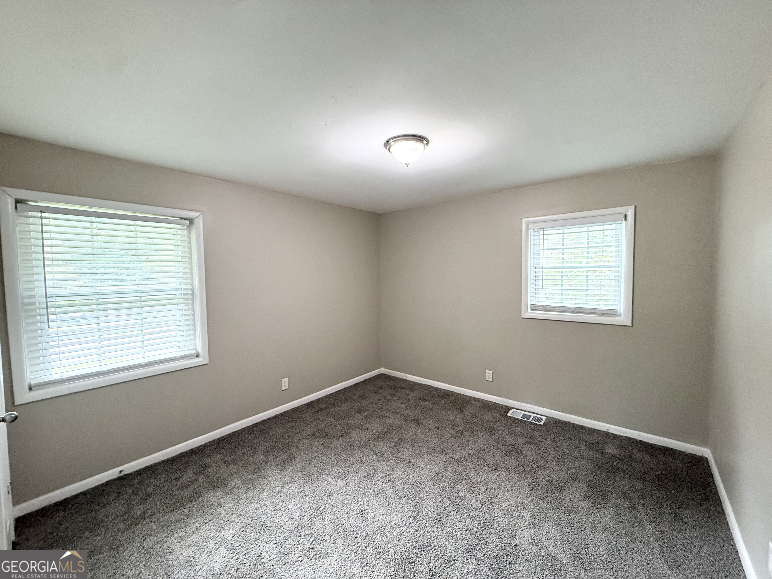 310 Oak Drive Se Property Photo 9