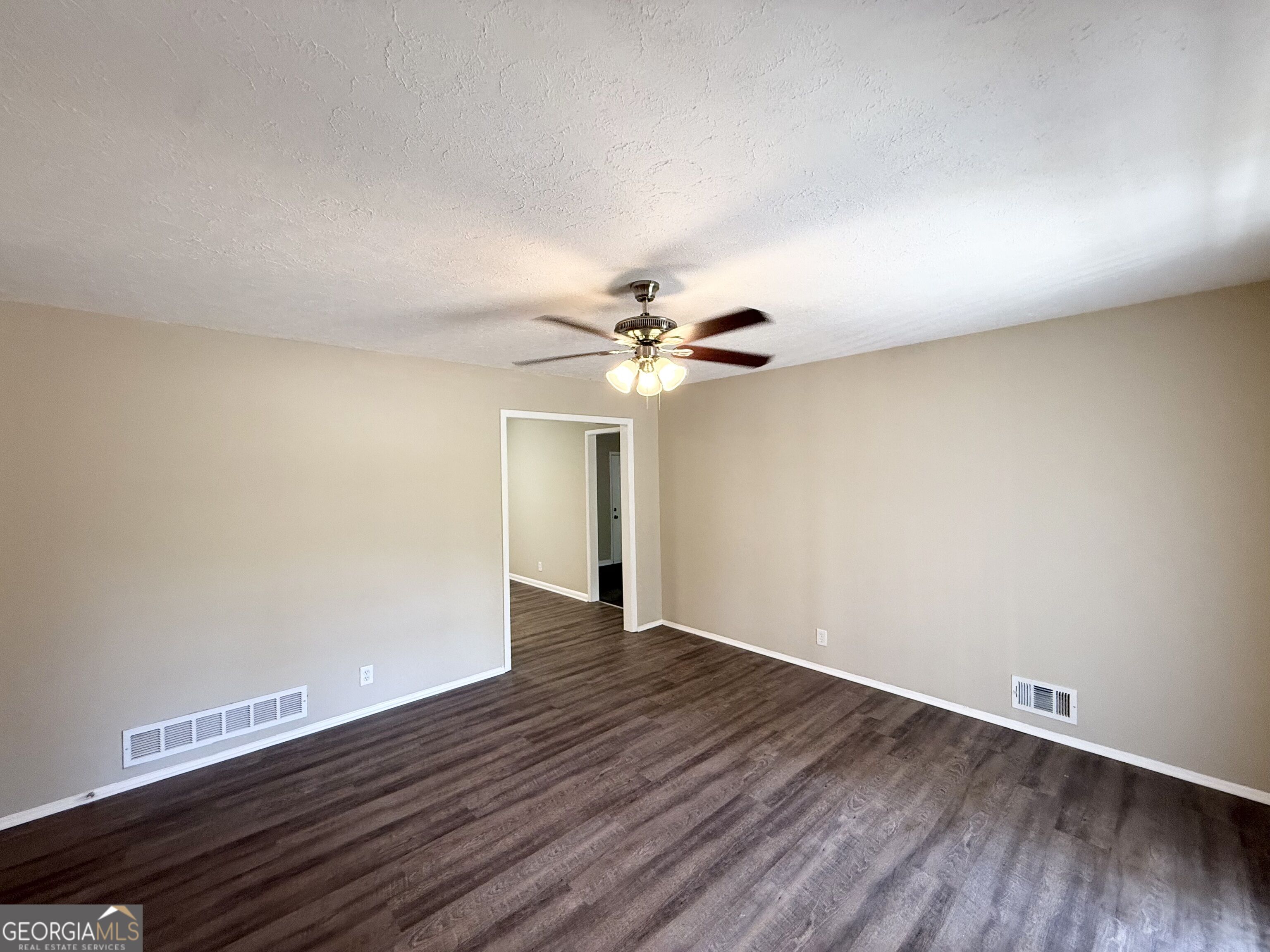6979 Bruce Circle Property Photo 4