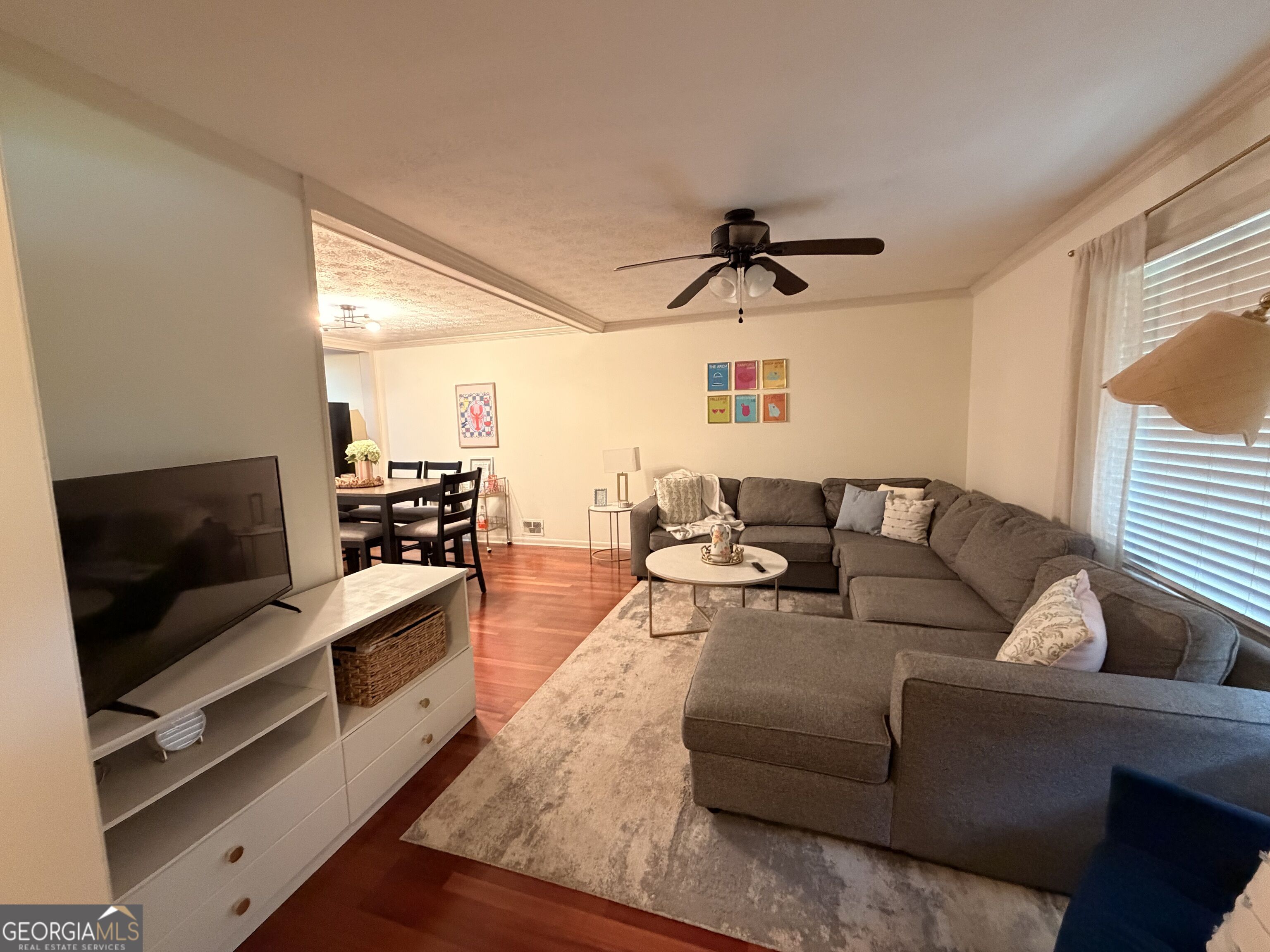240 Davis Street Property Photo 2