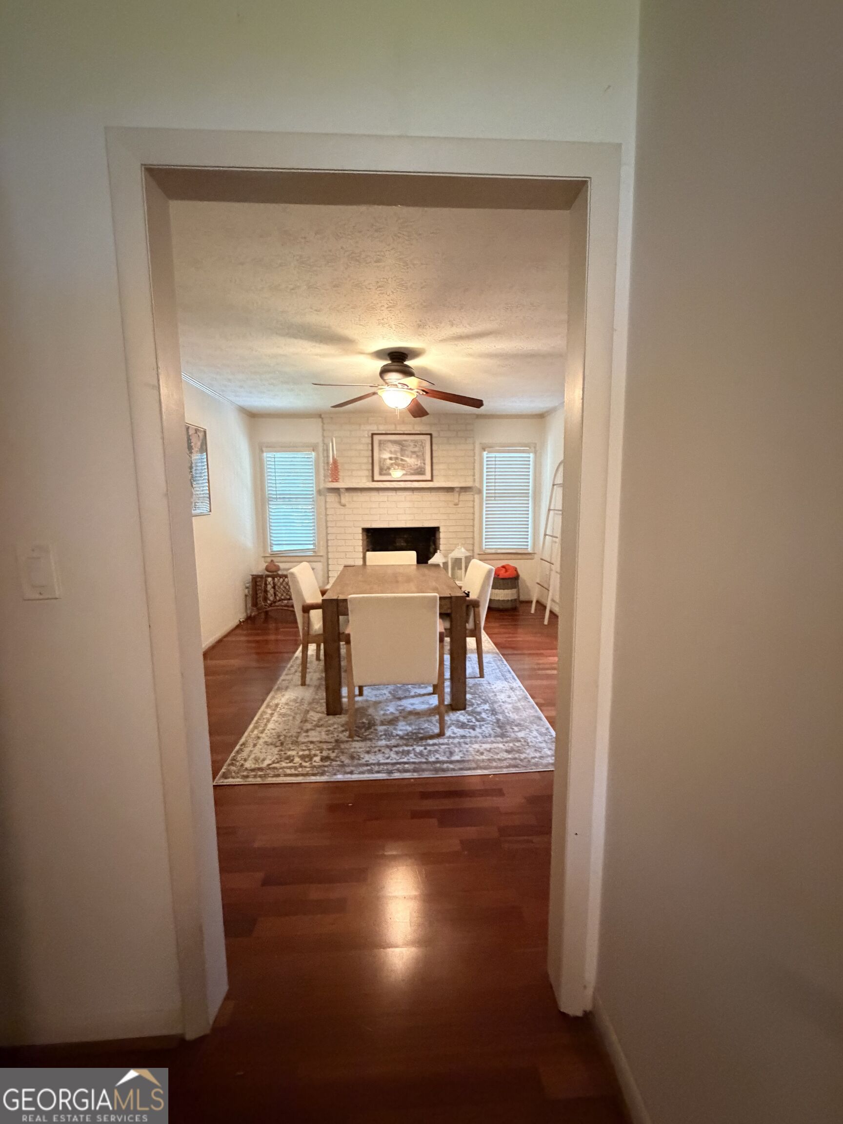 240 Davis Street Property Photo 4