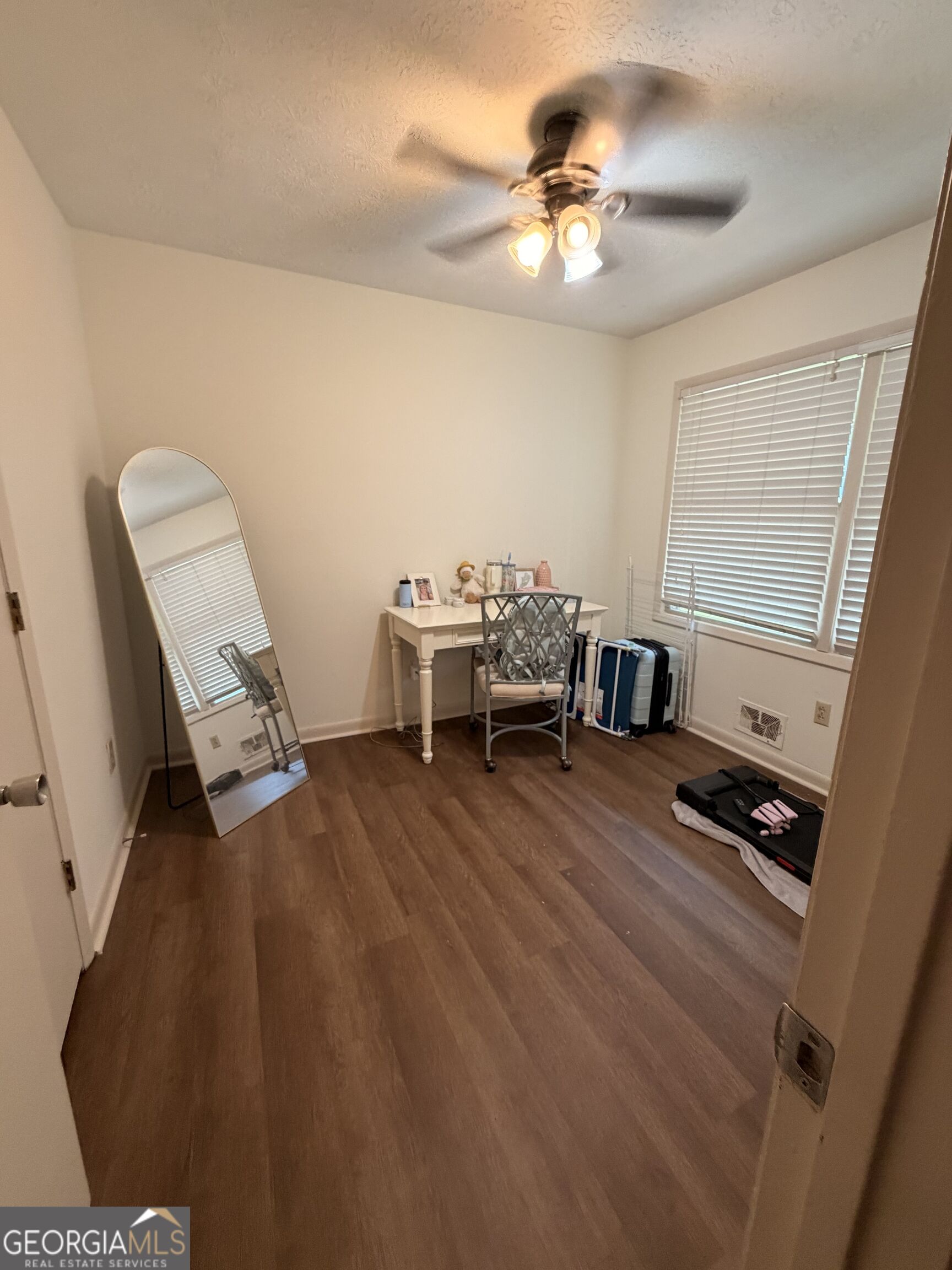 240 Davis Street Property Photo 9