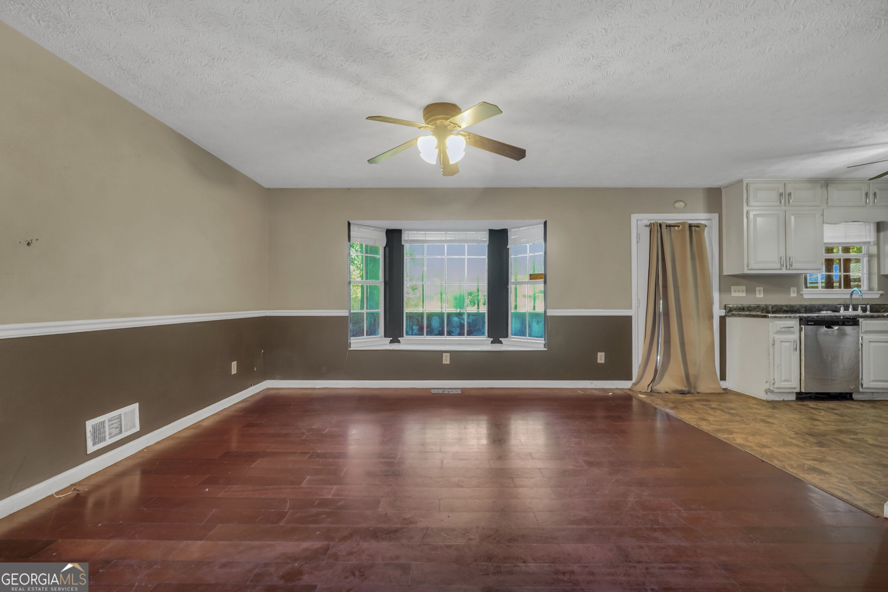 76 Harold Drive Property Photo 6