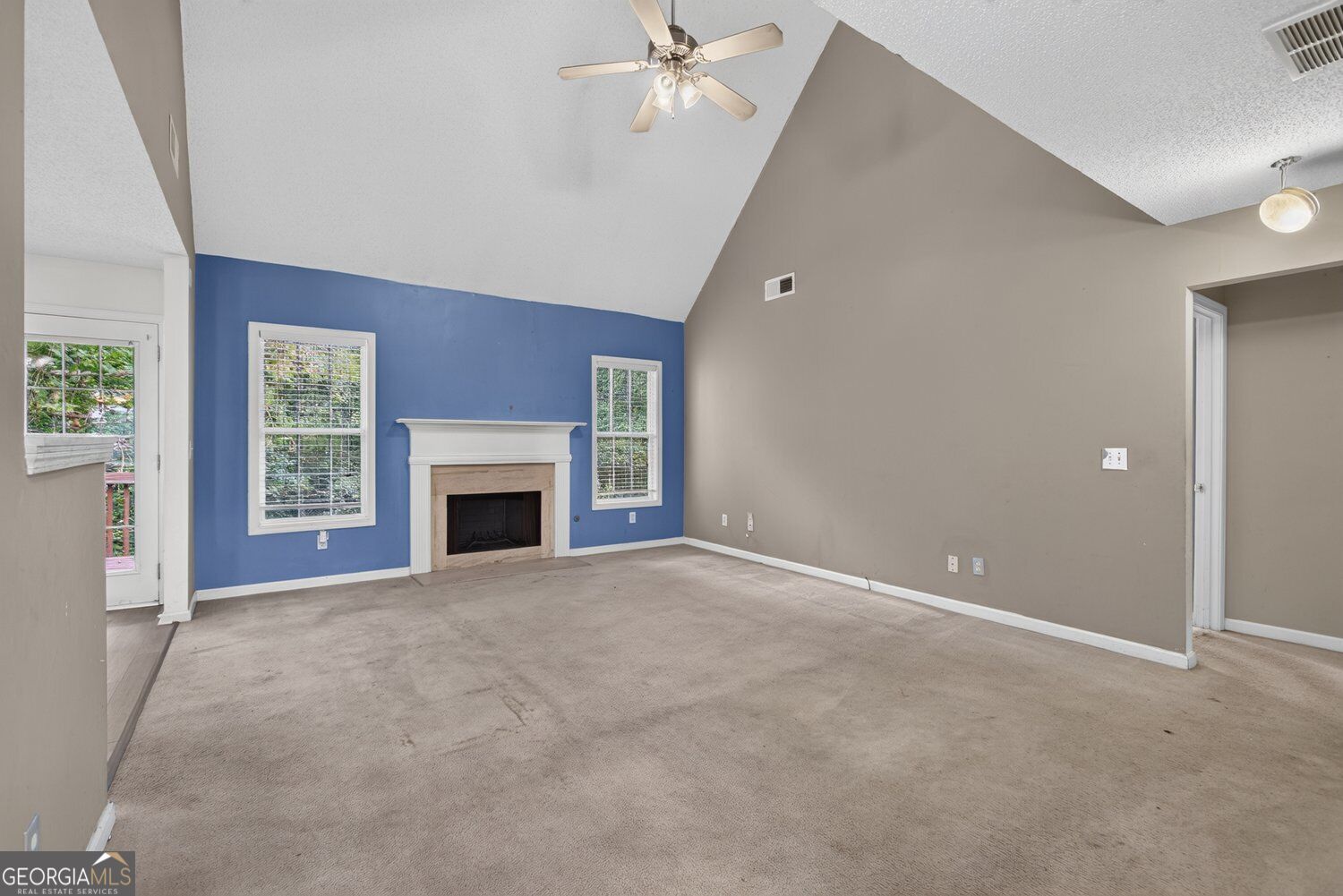 212 Stagecoach Pass Property Photo 5