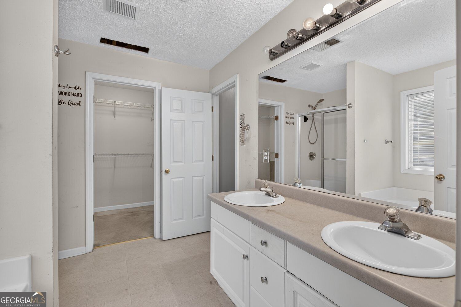 212 Stagecoach Pass Property Photo 12