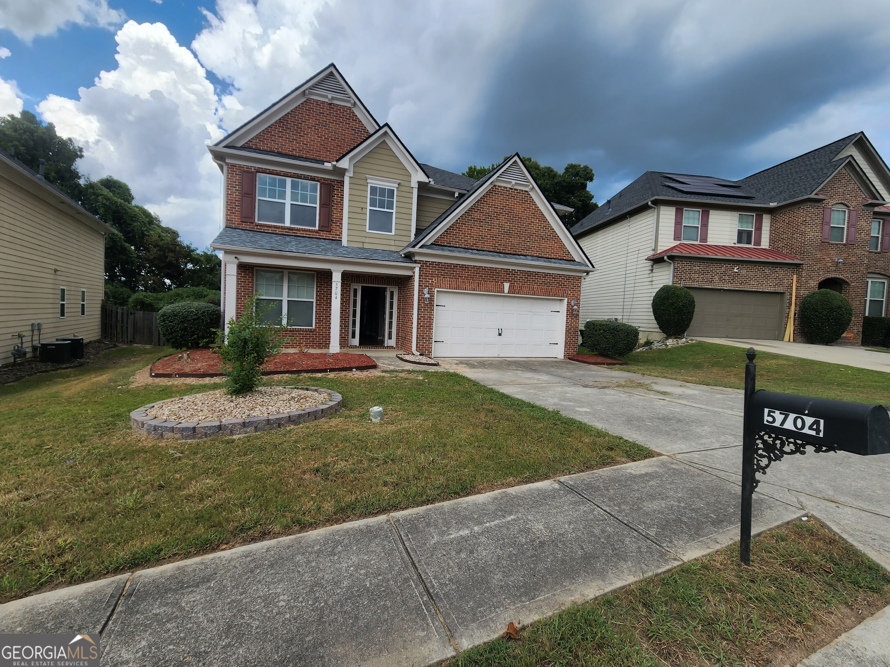 5704 Barrington Run Property Photo 1