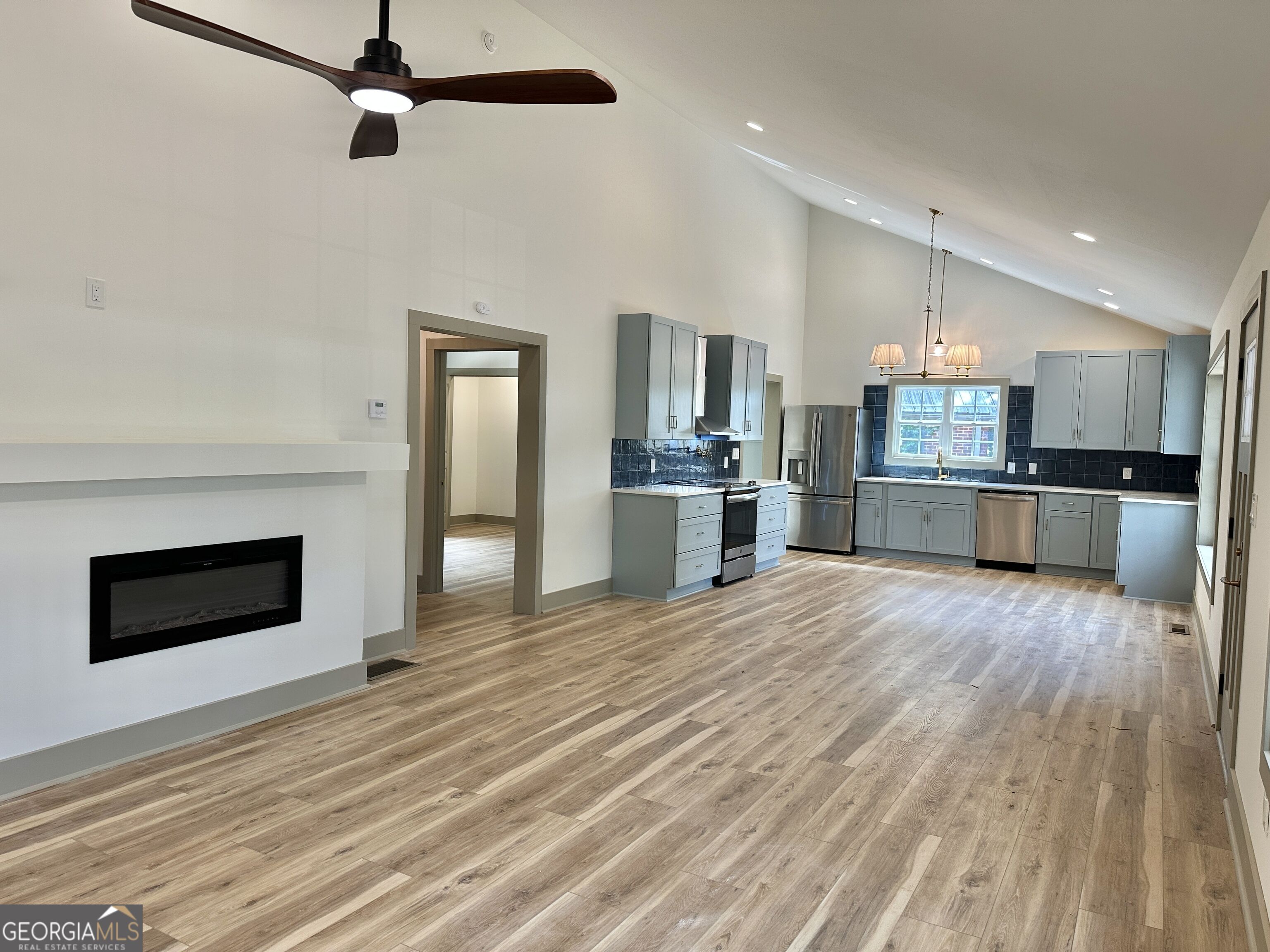 84 N Bowden Street Property Photo 8