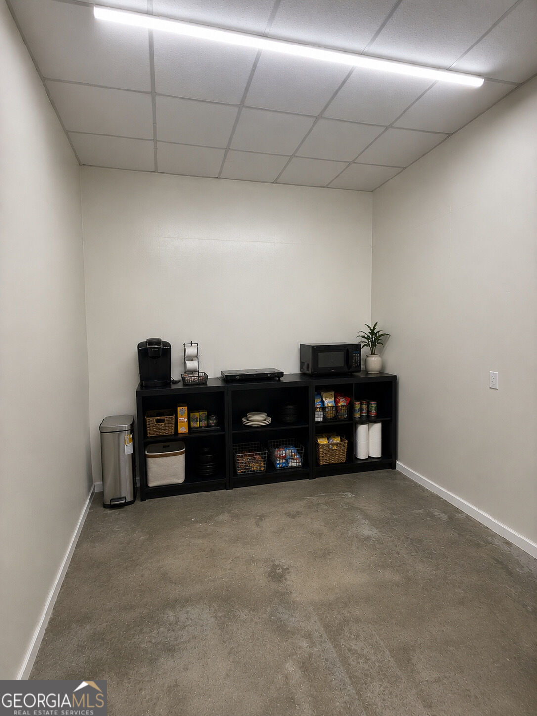 75 Industrial Boulevard Property Photo 3