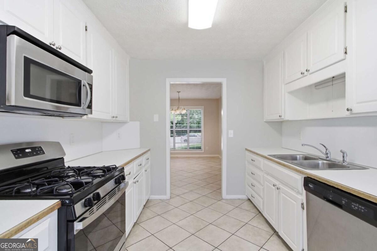 6845 Sarah Drive Property Photo 12