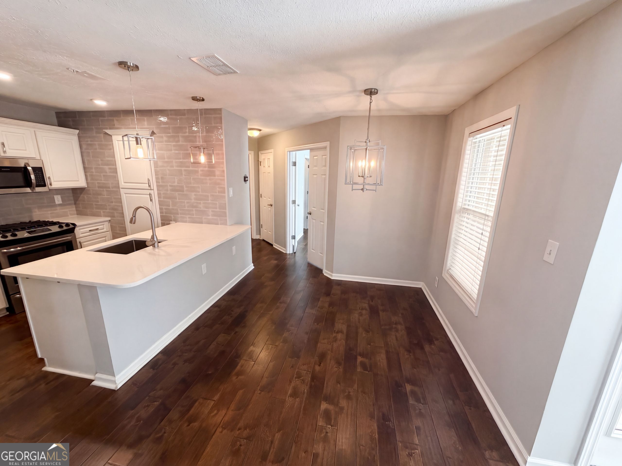 2090 River Heights Walk Se Property Photo 5