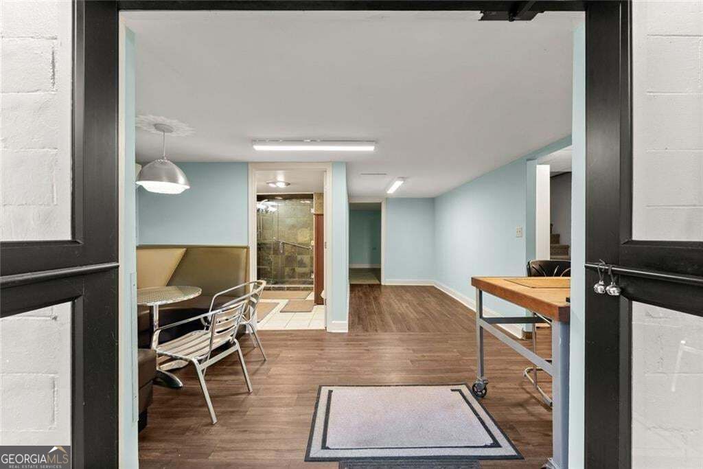1049 Park Street Property Photo 6