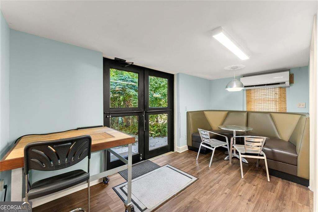 1049 Park Street Property Photo 12