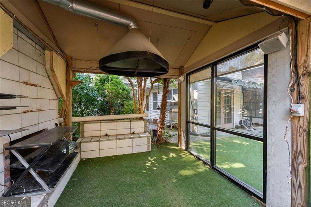 1049 Park Street Property Photo 20