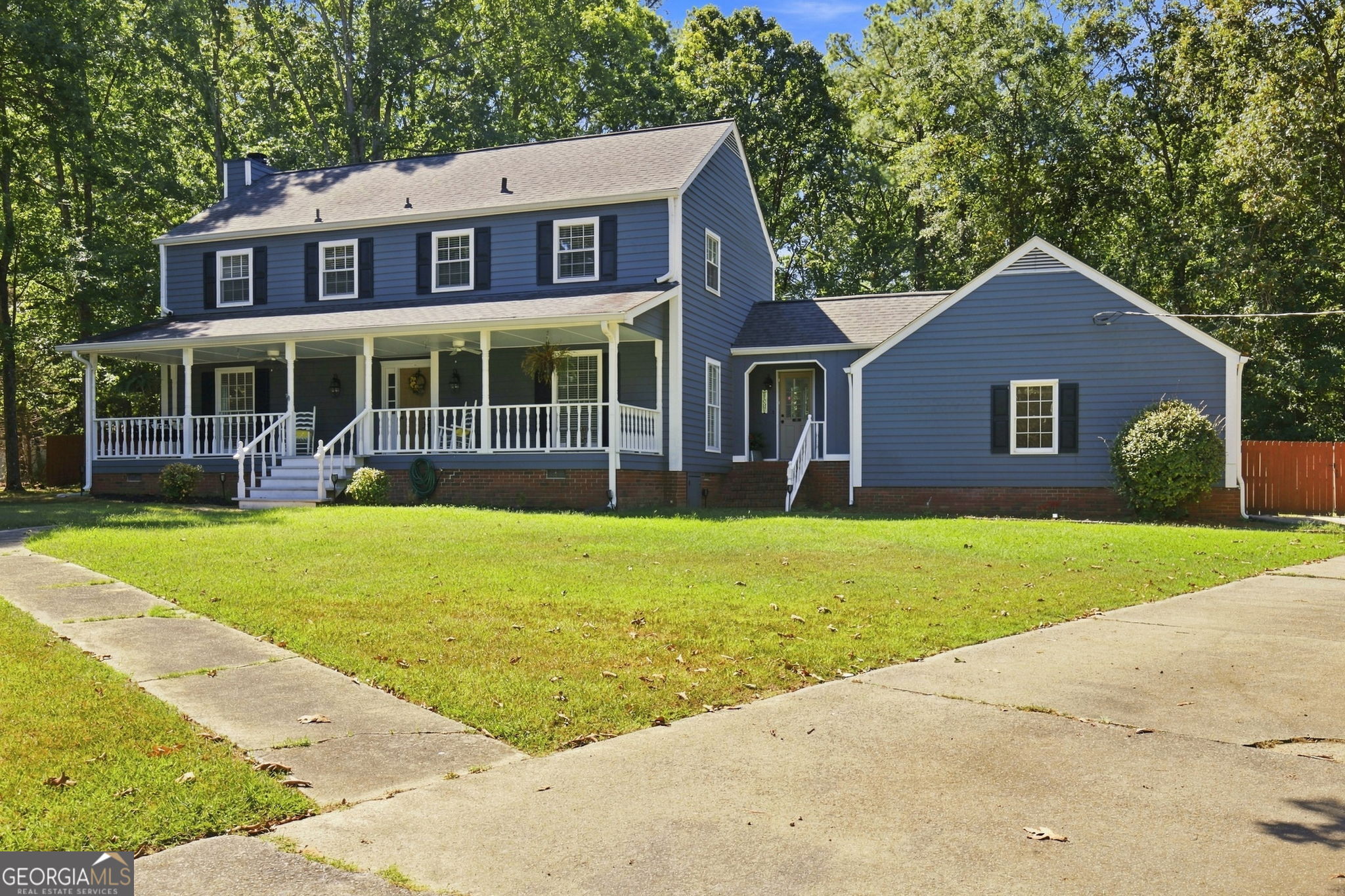 108 E Creekview Drive Sw Property Photo 2