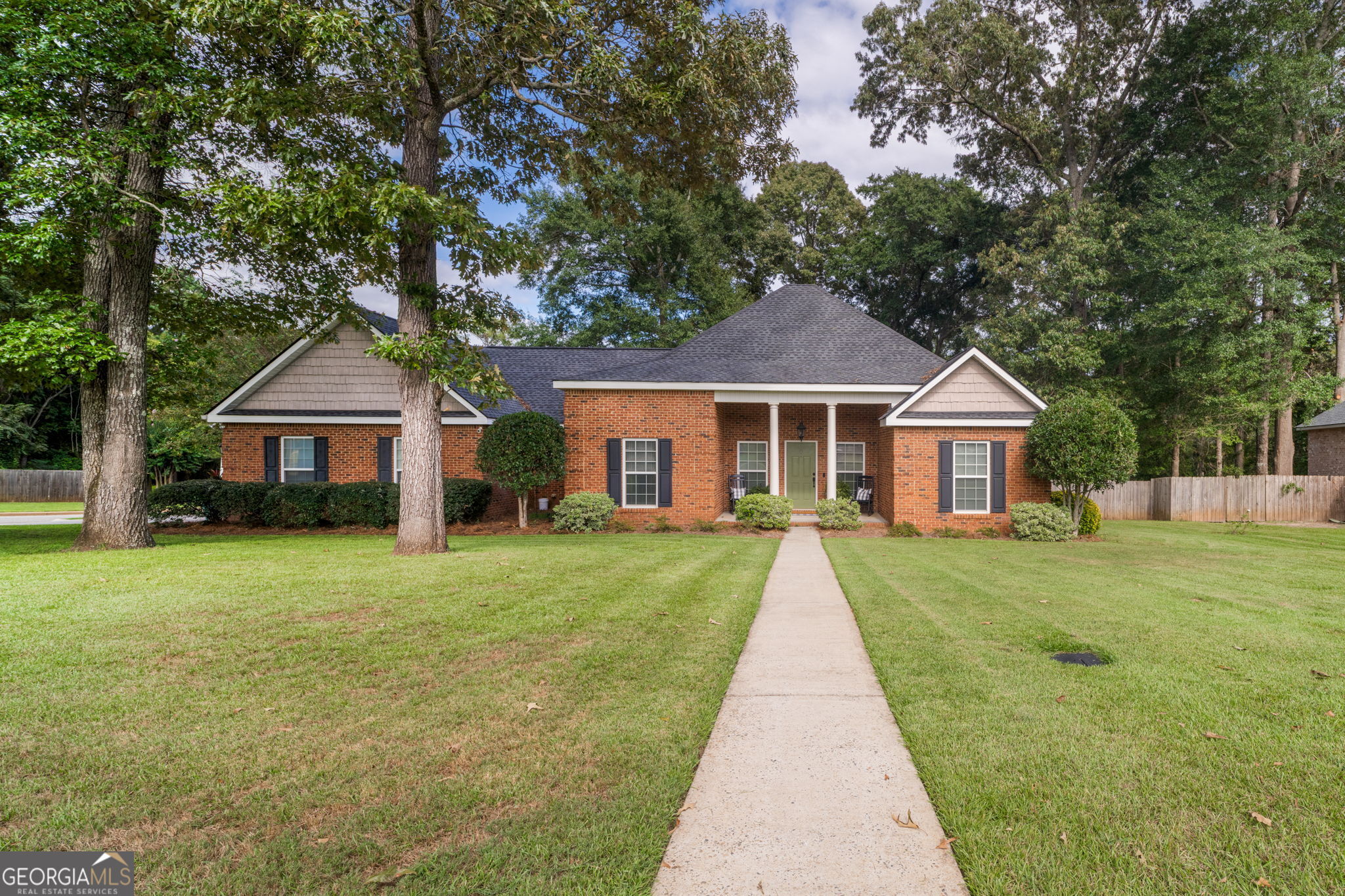 301 Hunts Landing Drive Property Photo 1
