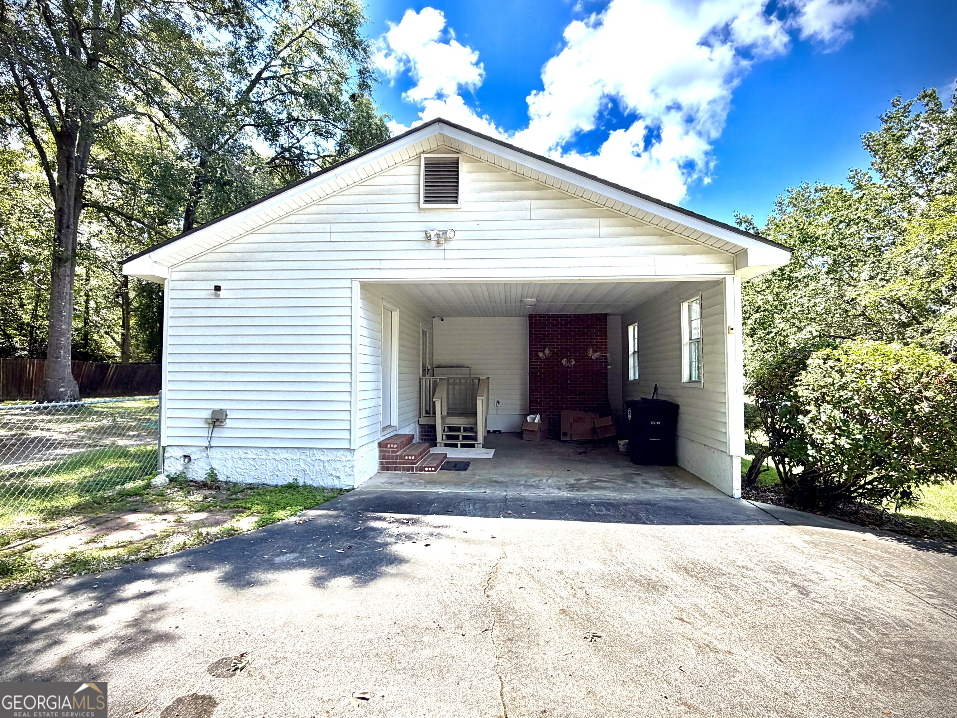 103 Brookdale Court Property Photo 3