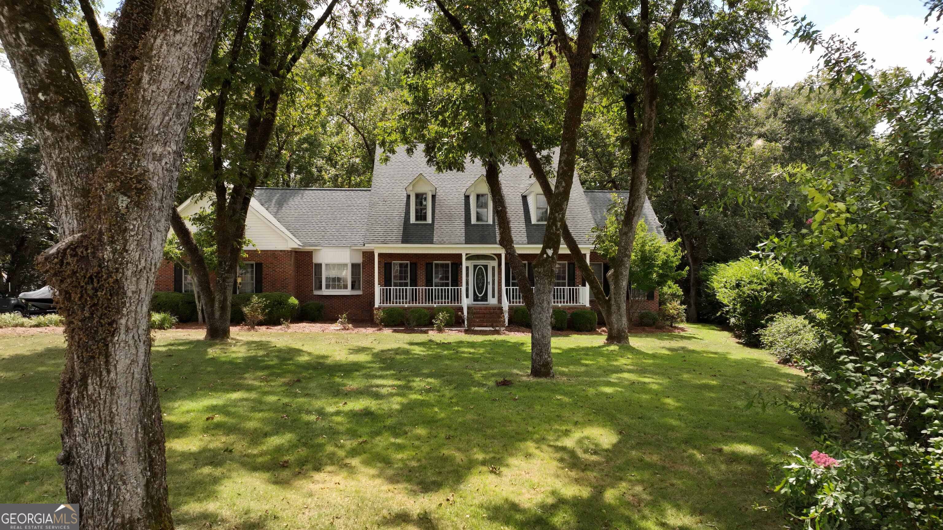 126 Shasta Drive Property Photo 3