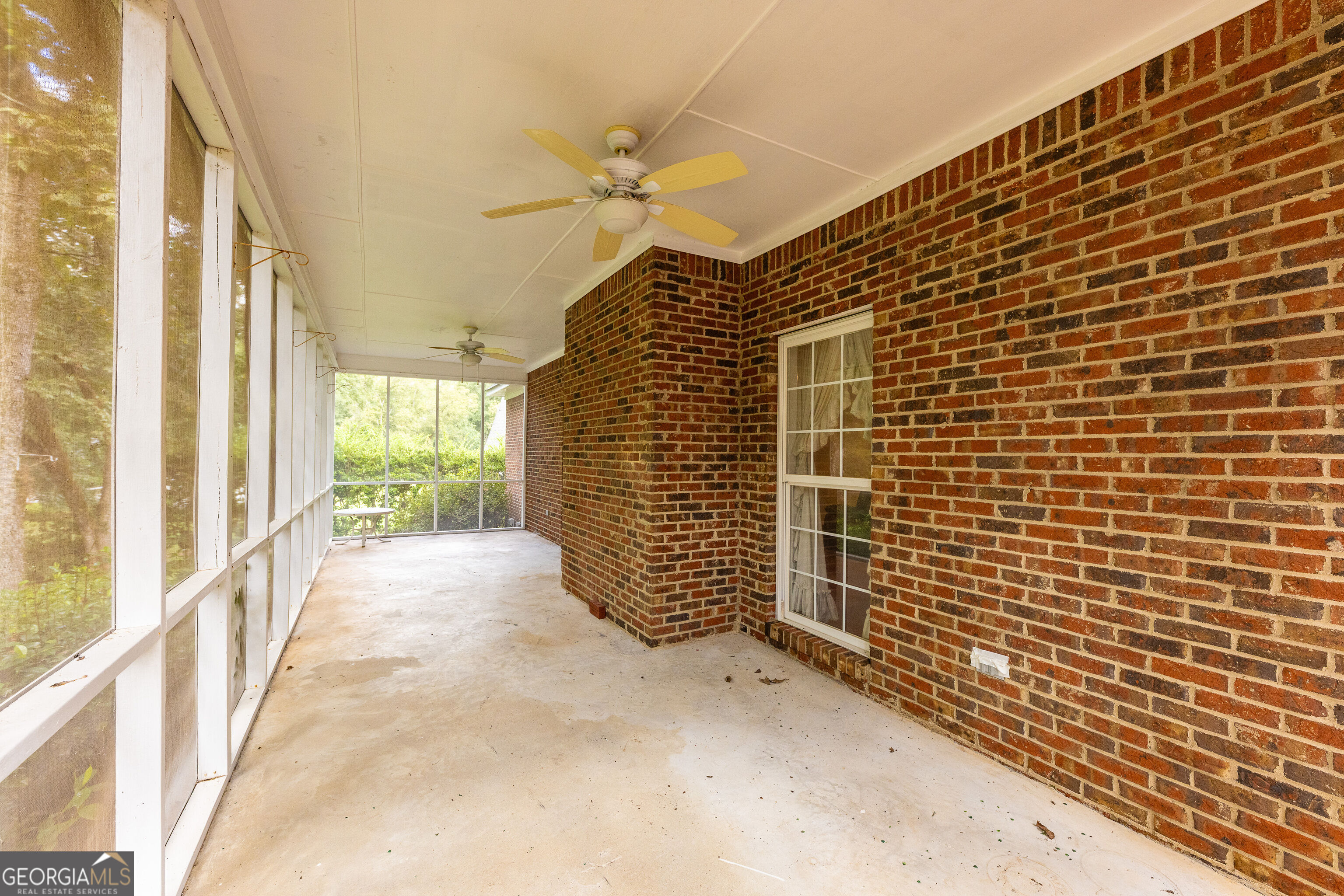 126 Shasta Drive Property Photo 4