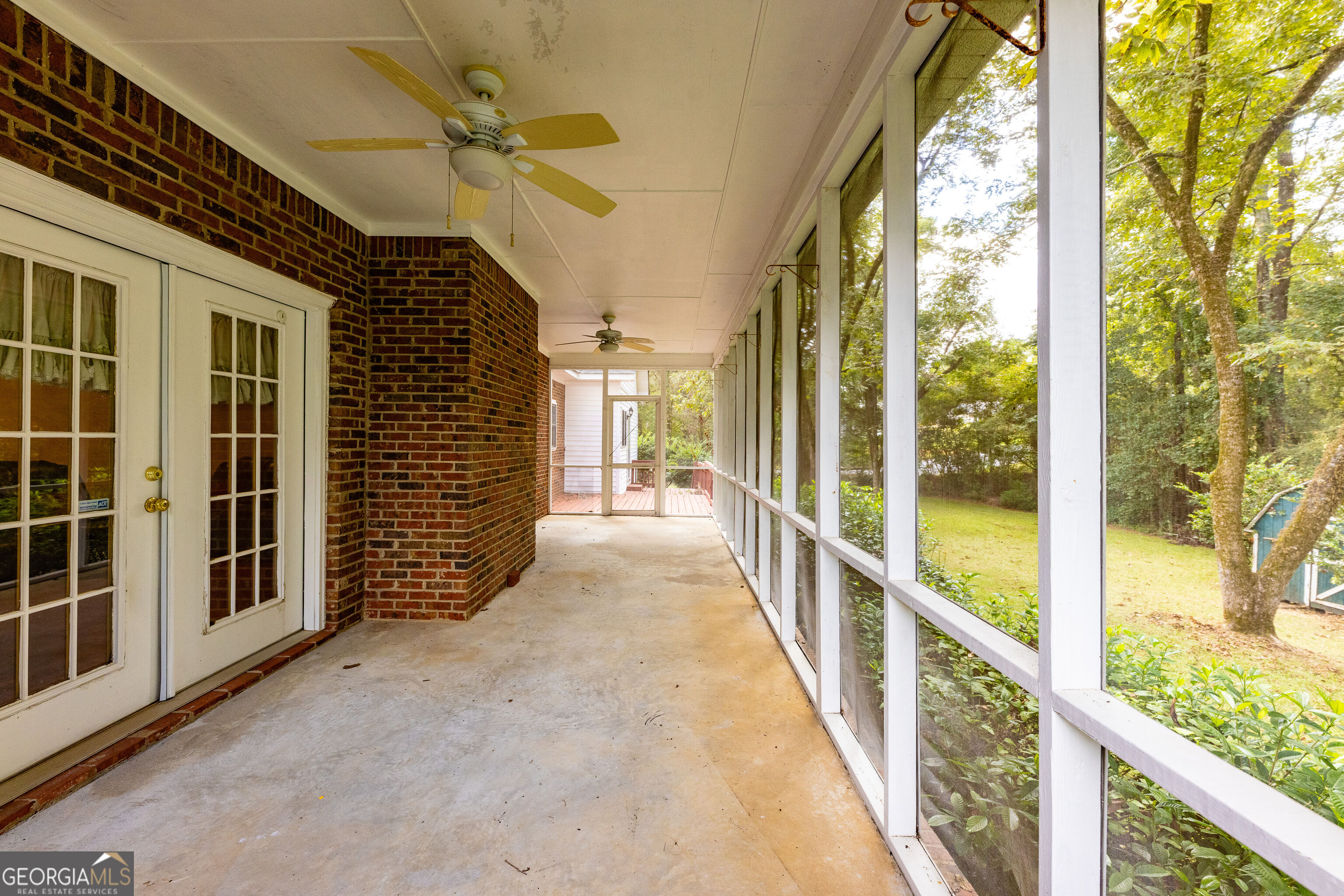 126 Shasta Drive Property Photo 5
